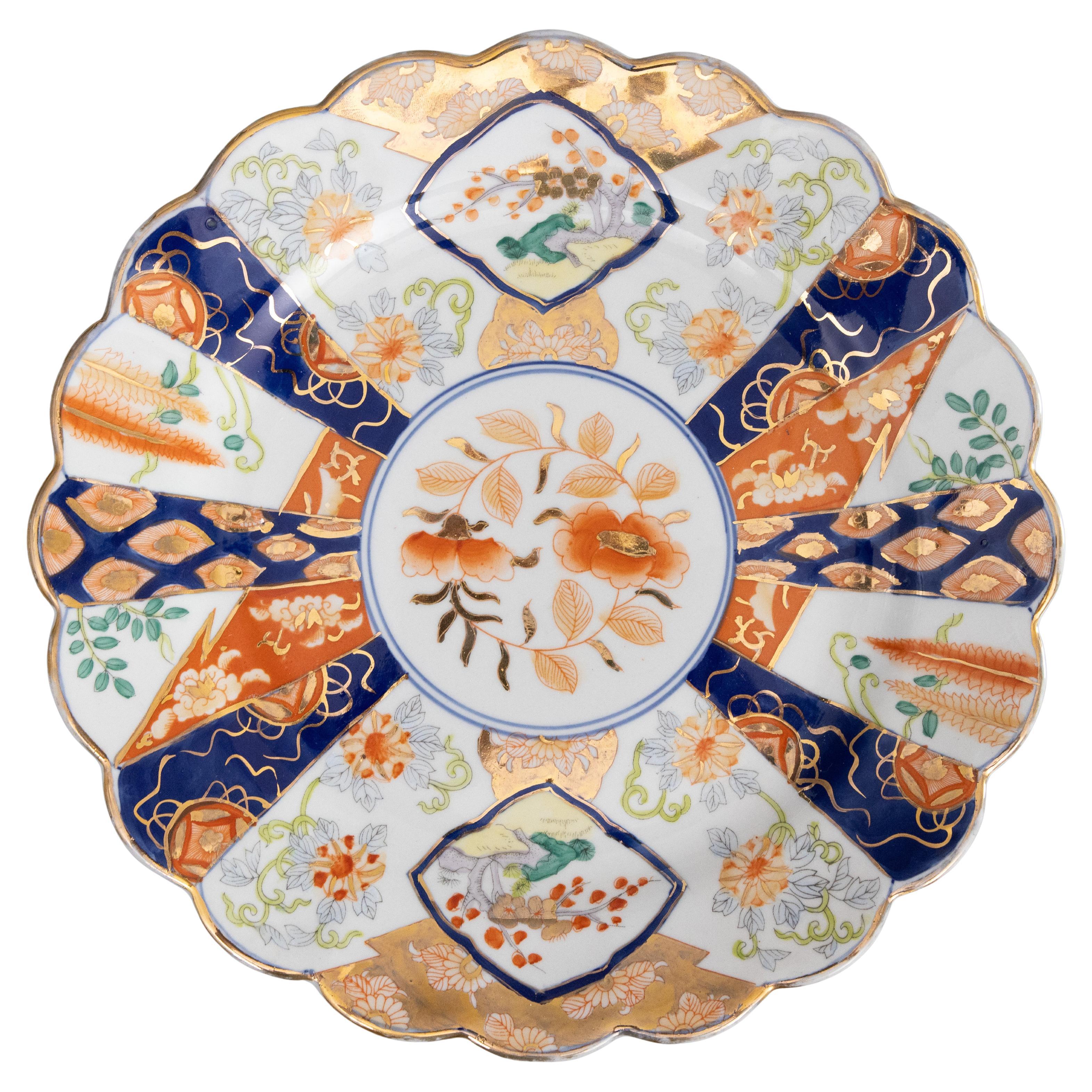 Antique Early 20th Century Japanese Imari Scalloped Charger For Sale