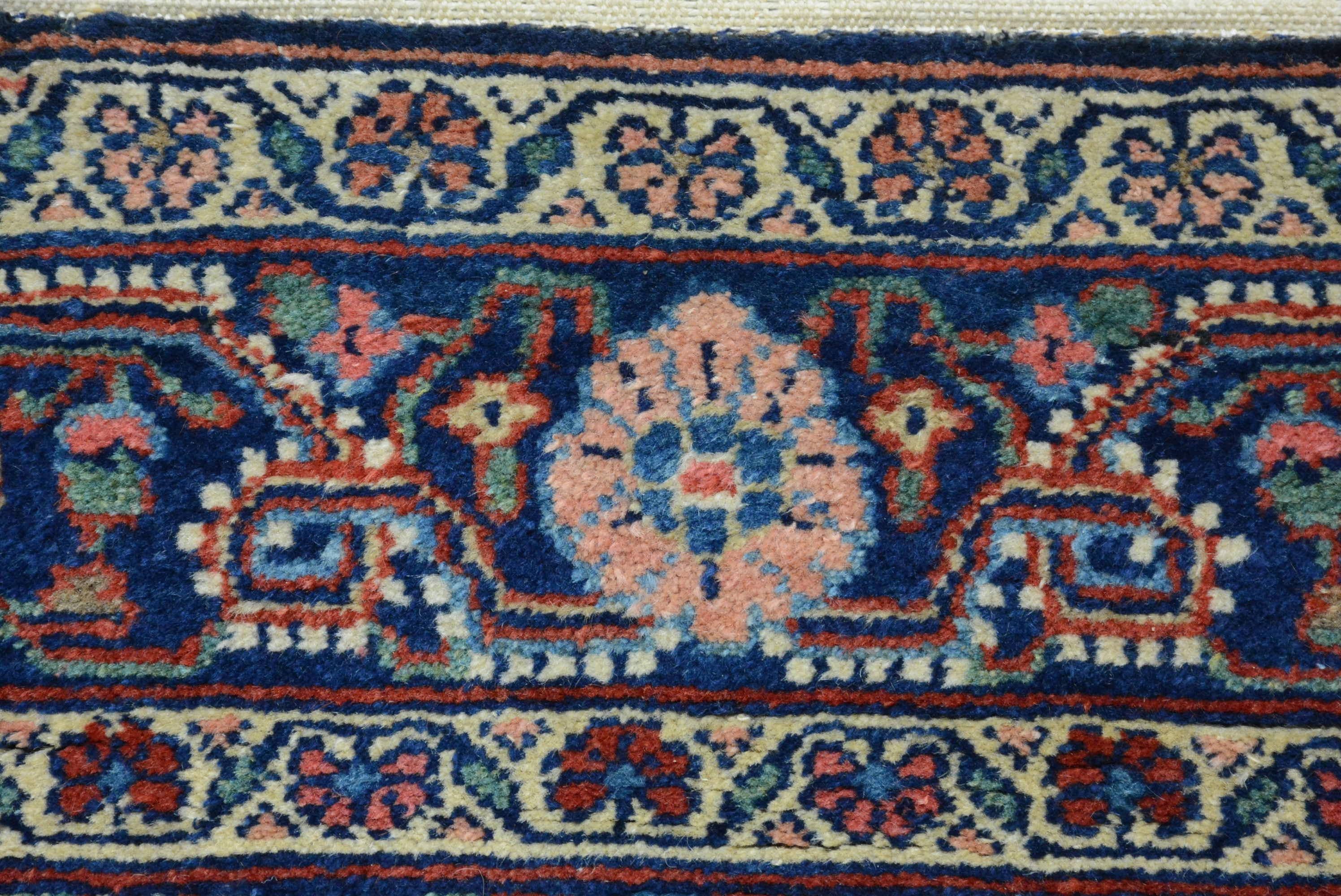 Tapis ancien Jozan Sarouk du début du 20e siècle Excellent état - En vente à Closter, NJ