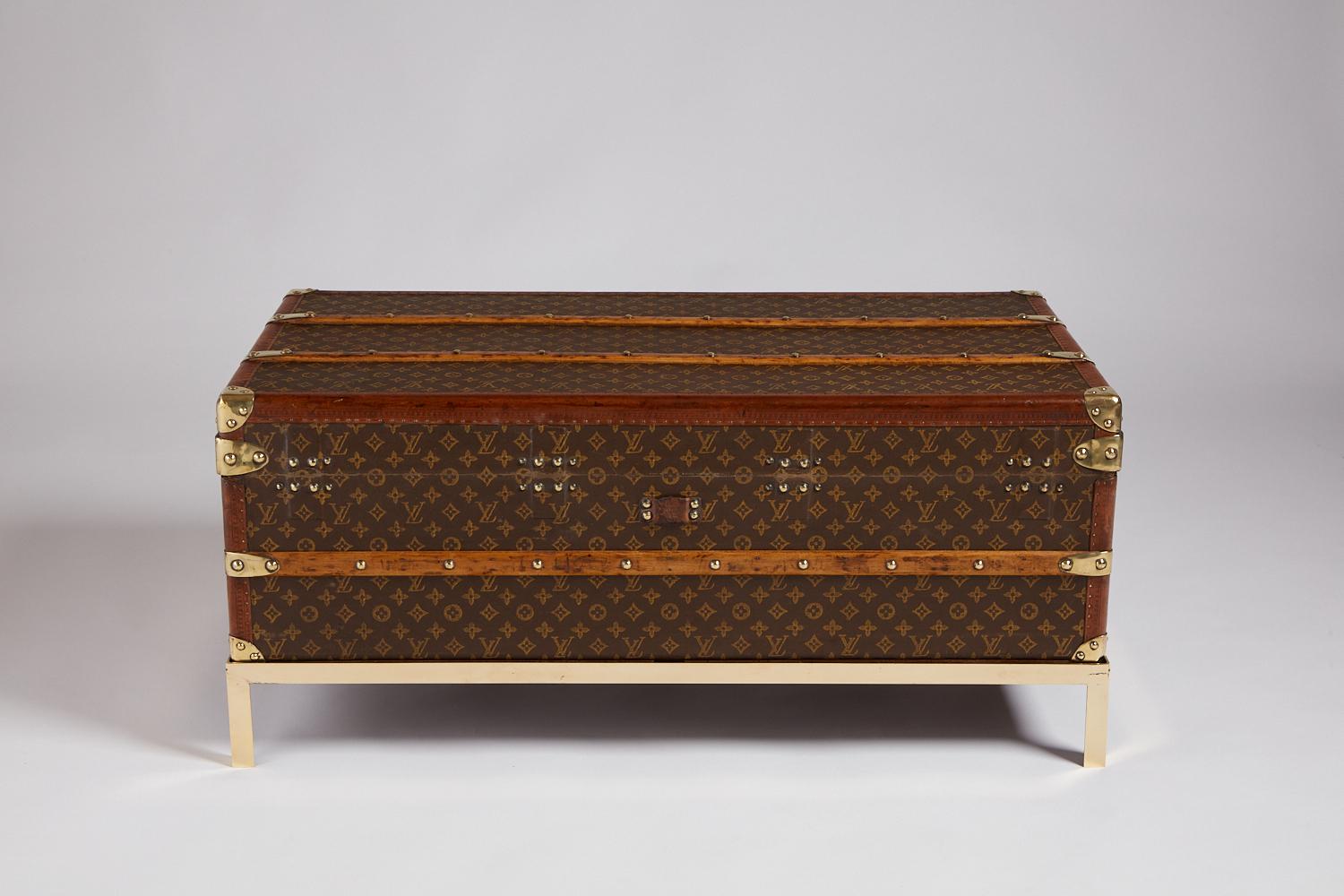 Antike Anfang 20. Jahrhundert  Louis Vuitton-Koffer  Herkunft Frankreich  Datum CIRCA 1920 (Leder) im Angebot