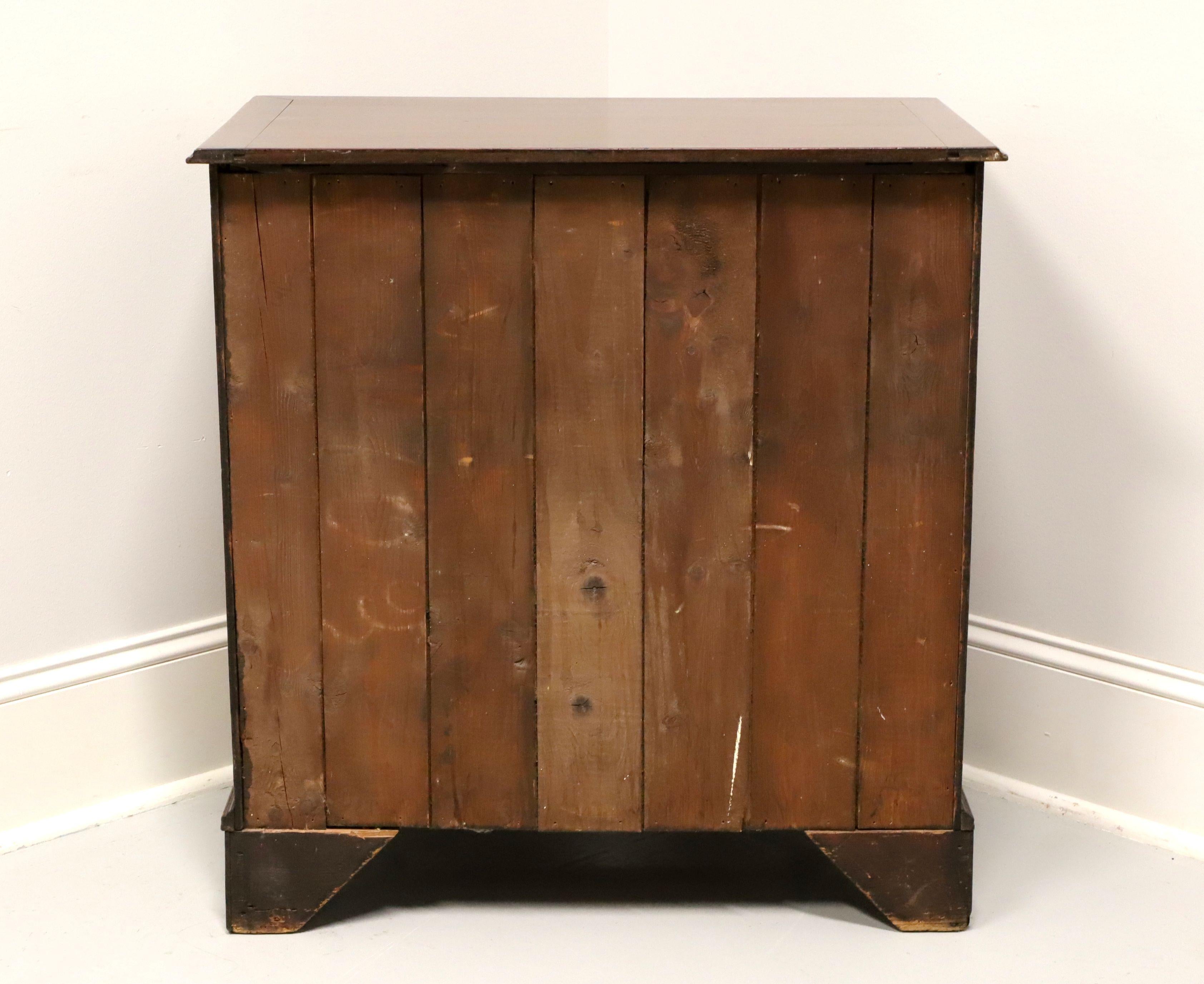 Antique Early 20th Century Mahogany Georgian Style Bedside Chest In Good Condition In Charlotte, NC