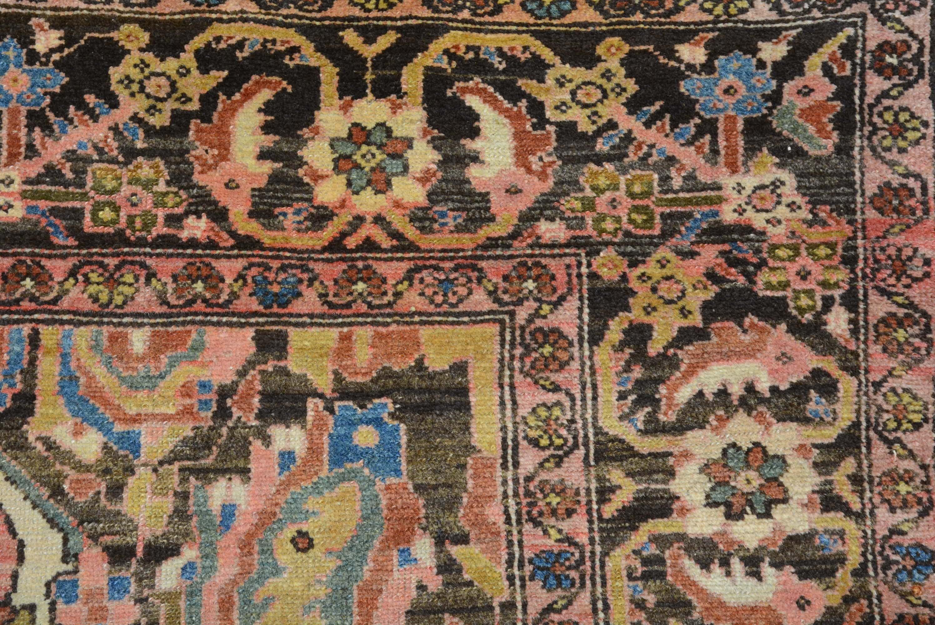 Antique Early 20th Century Malayer Sarouk Rug im Zustand „Gut“ im Angebot in Closter, NJ