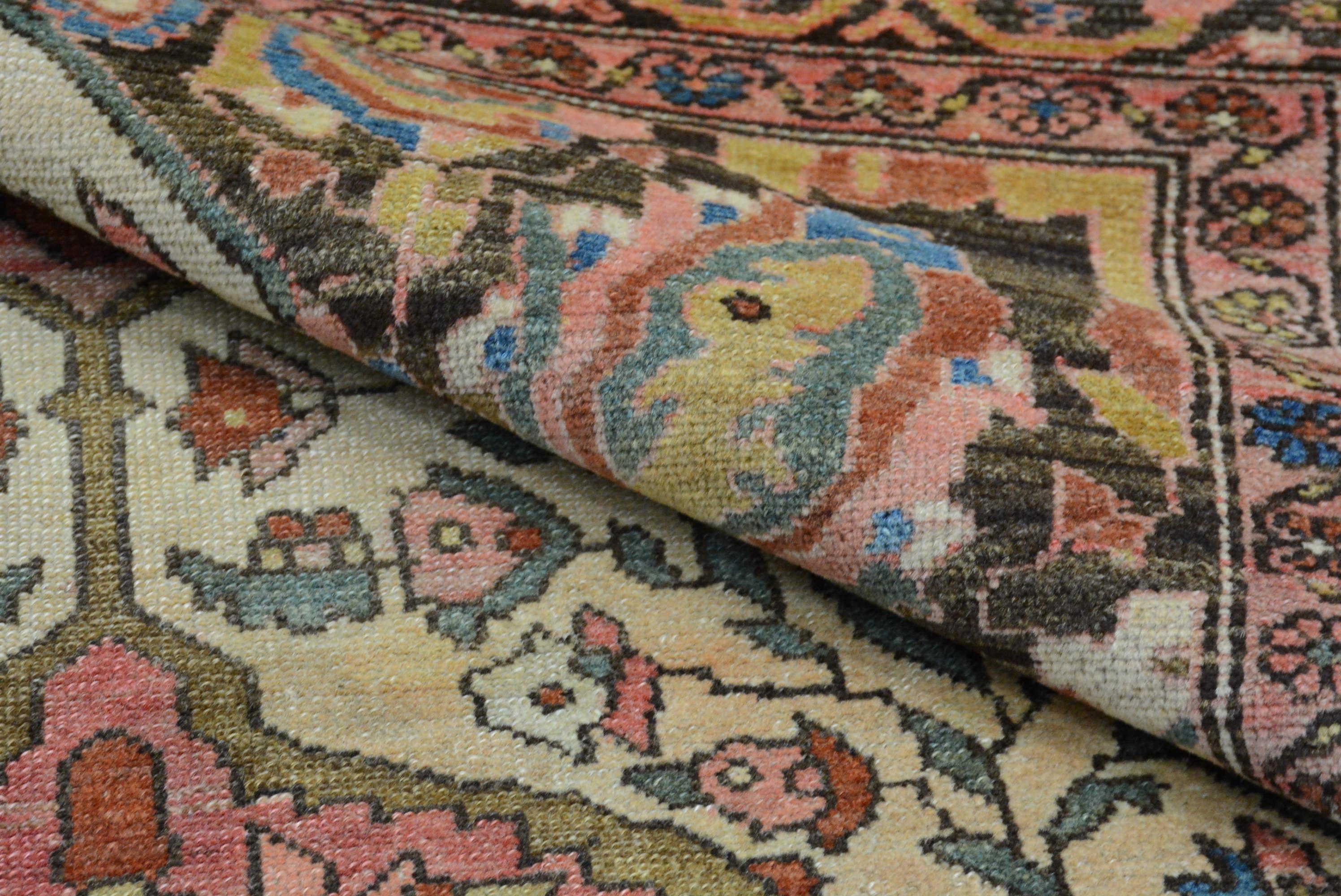 Antique Early 20th Century Malayer Sarouk Rug im Angebot 1
