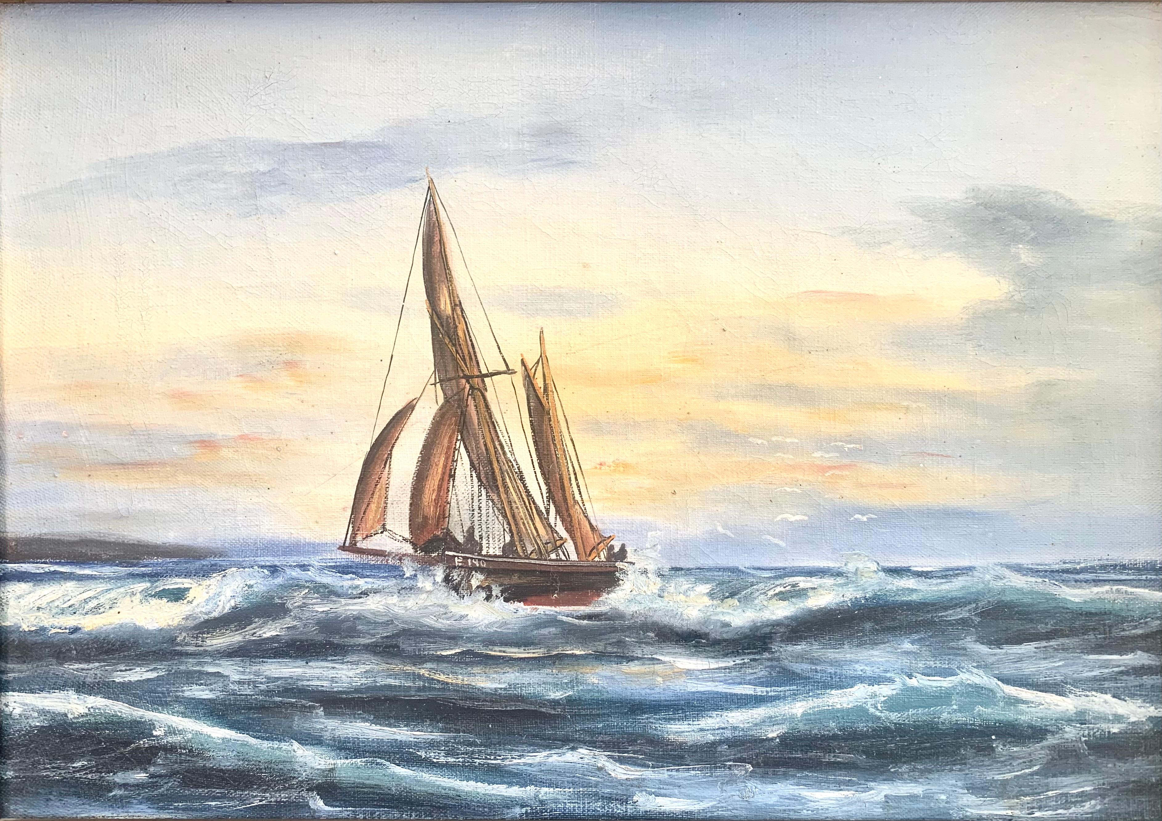 Dies ist ein Original Vintage Öl auf Leinwand maritime Malerei mit einem schönen Segelboot und Möwen in den frühen Morgenlicht. Das Wasser ist leicht unruhig und die Besatzungsmitglieder können an der Reling gesehen werden. Die Farben des Gemäldes