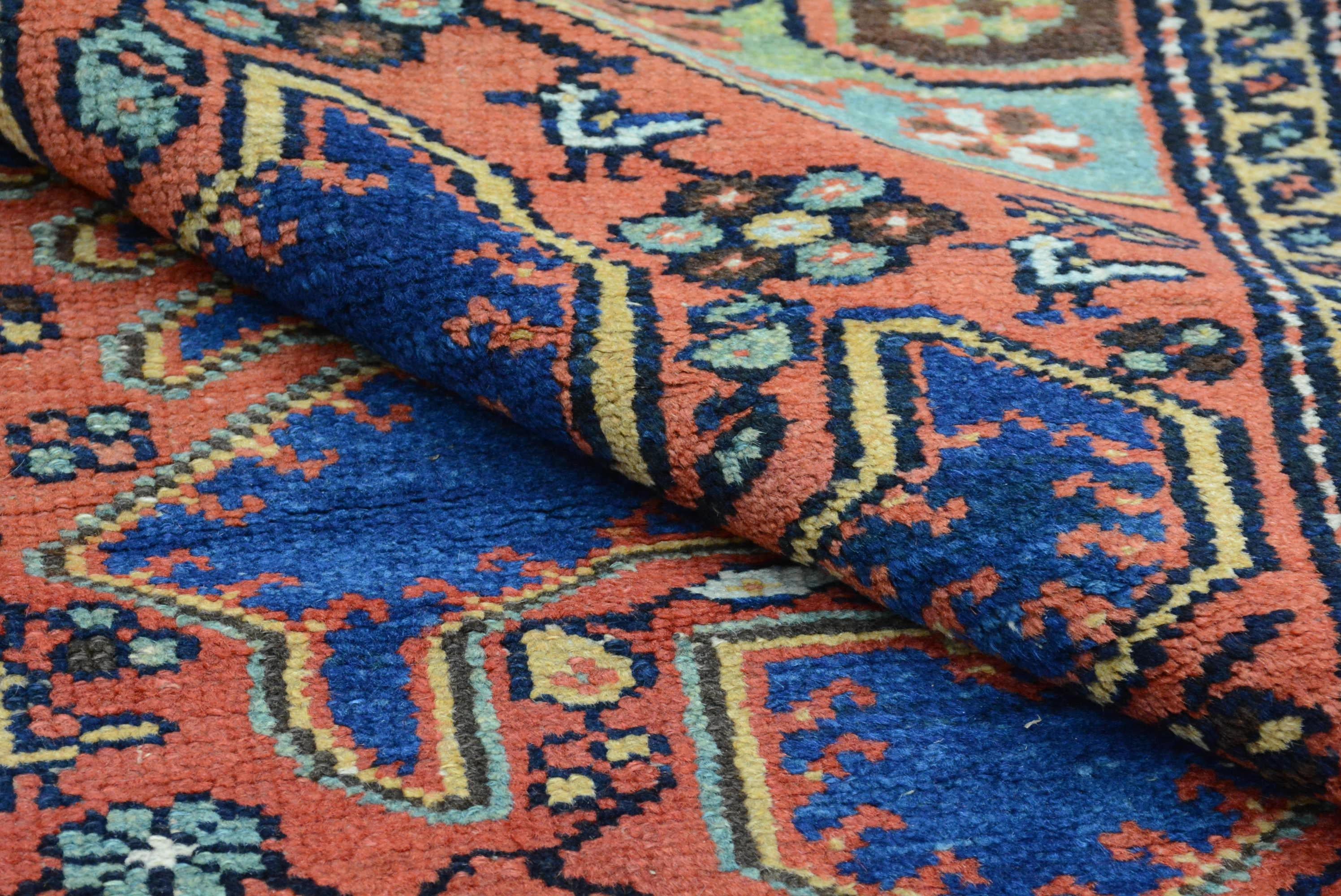 Antique Early 20th Century Northwest Persian Rug (Wolle) im Angebot