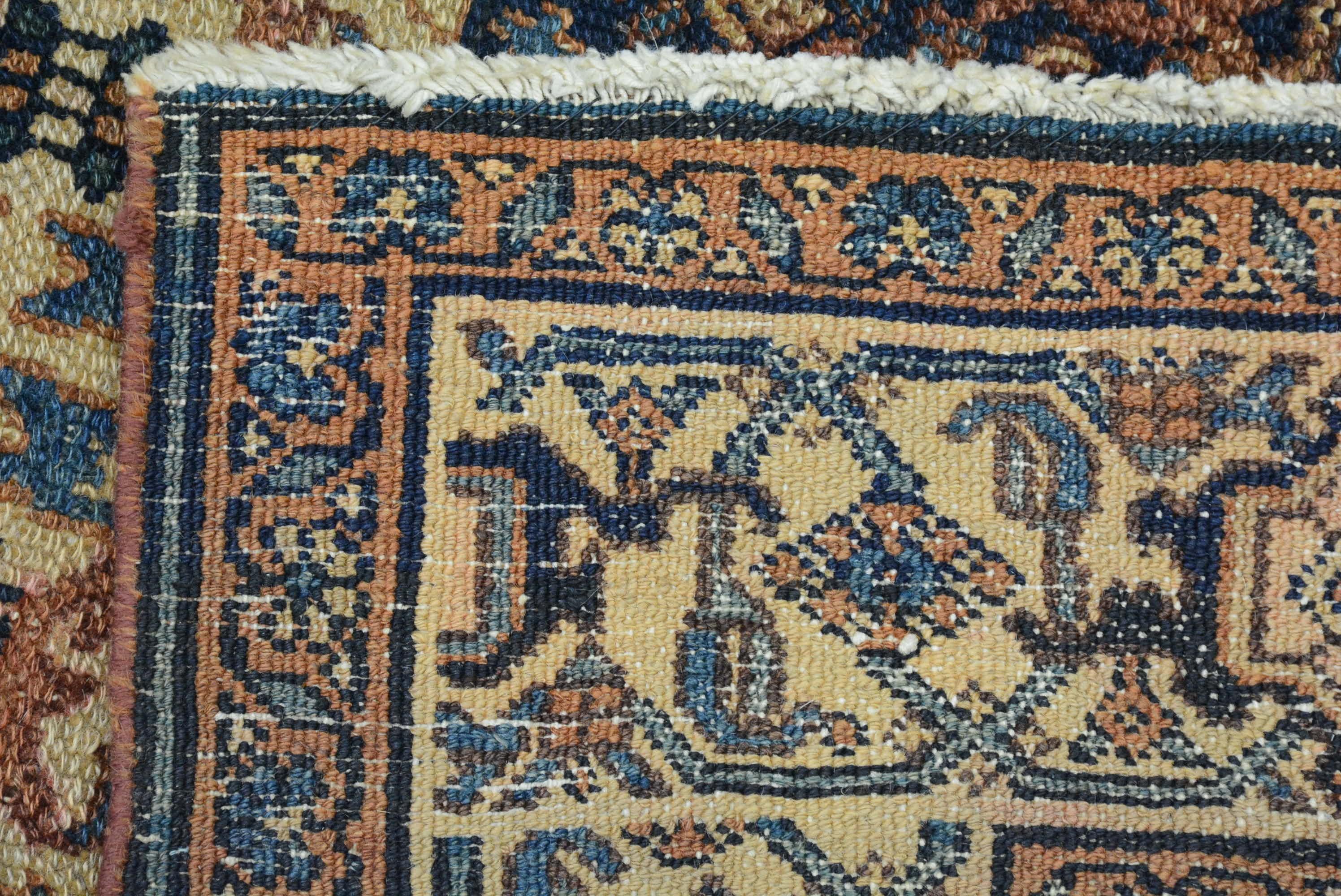 Ancien tapis persan Bibikabad du début du 20e siècle en vente 2