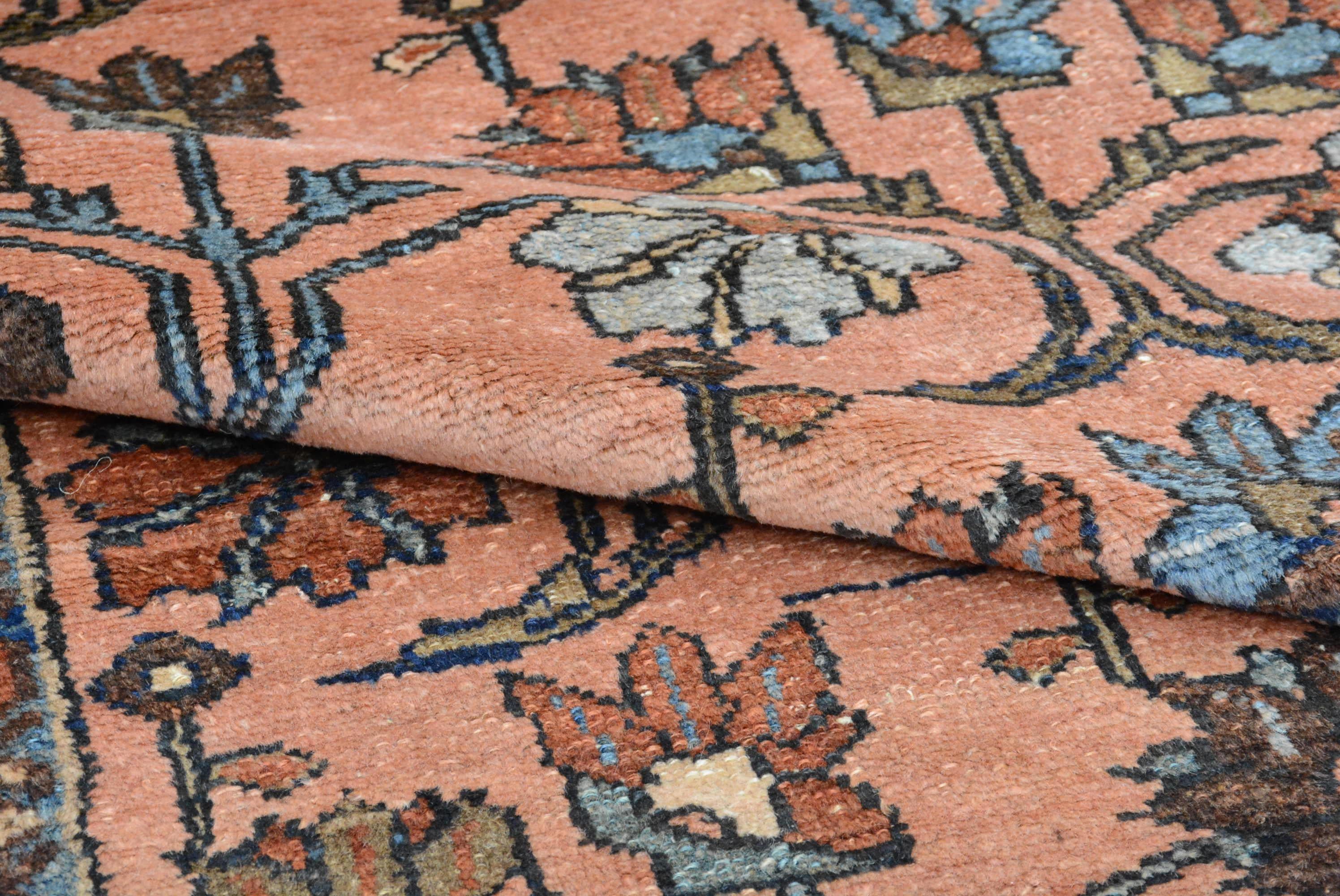 Antique Early 20th Century Persian Hamadan Rug (20. Jahrhundert) im Angebot
