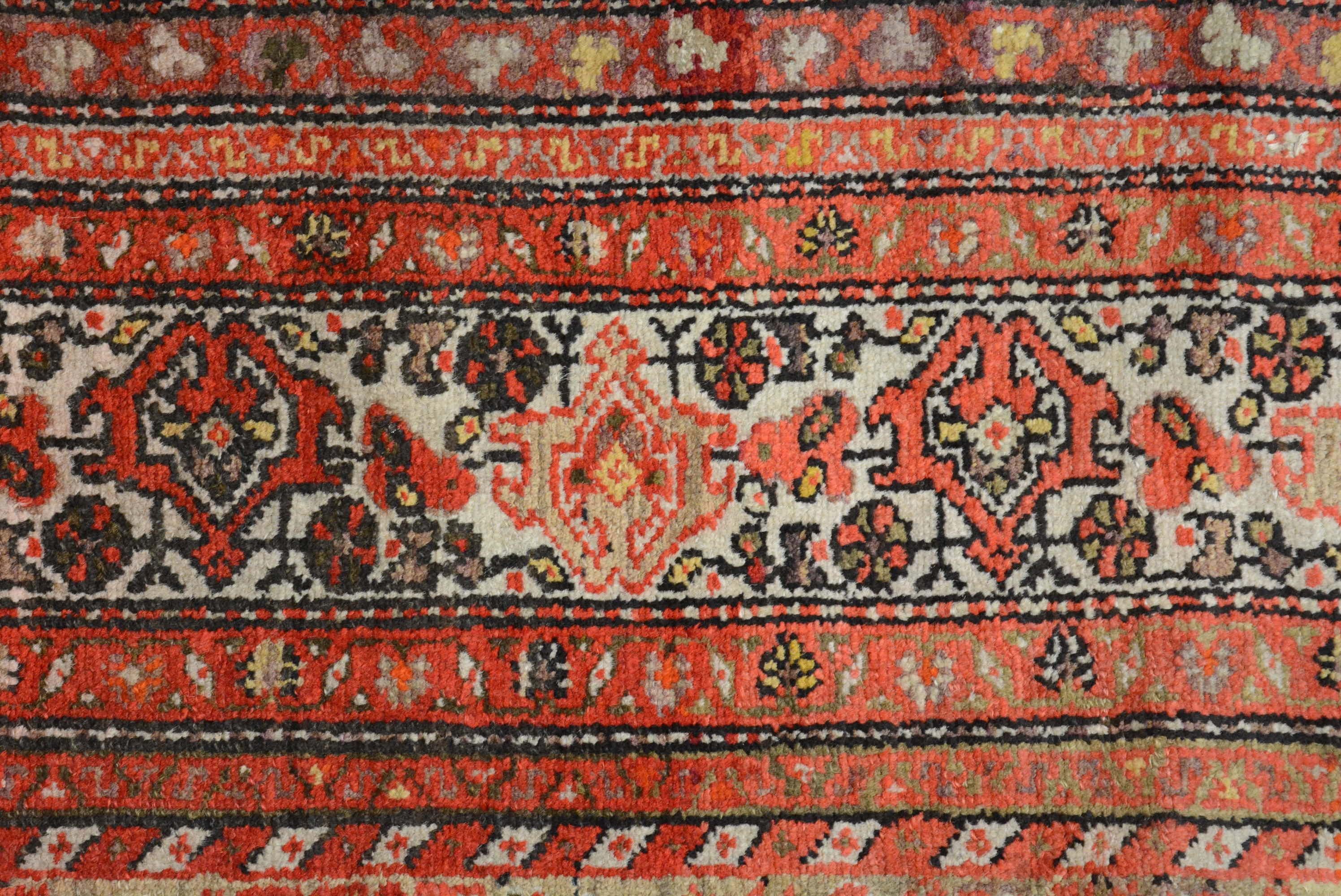 Antiker persischer Malayer-Teppich aus dem frühen 20. im Zustand „Gut“ im Angebot in Closter, NJ