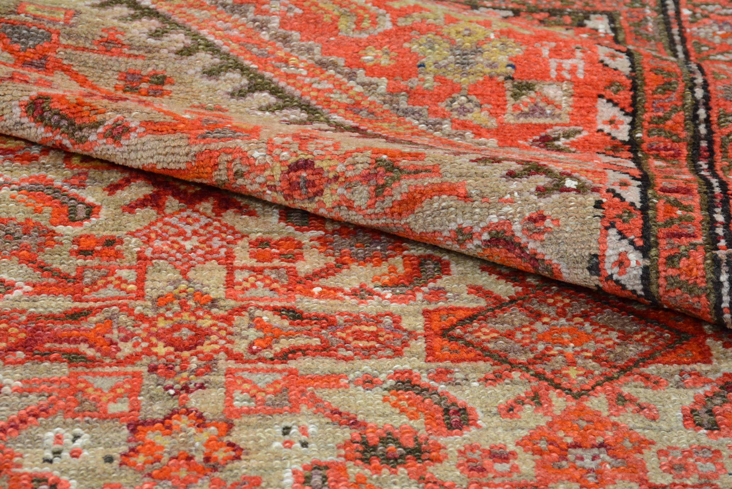 Antiker persischer Malayer-Teppich aus dem frühen 20. (Wolle) im Angebot