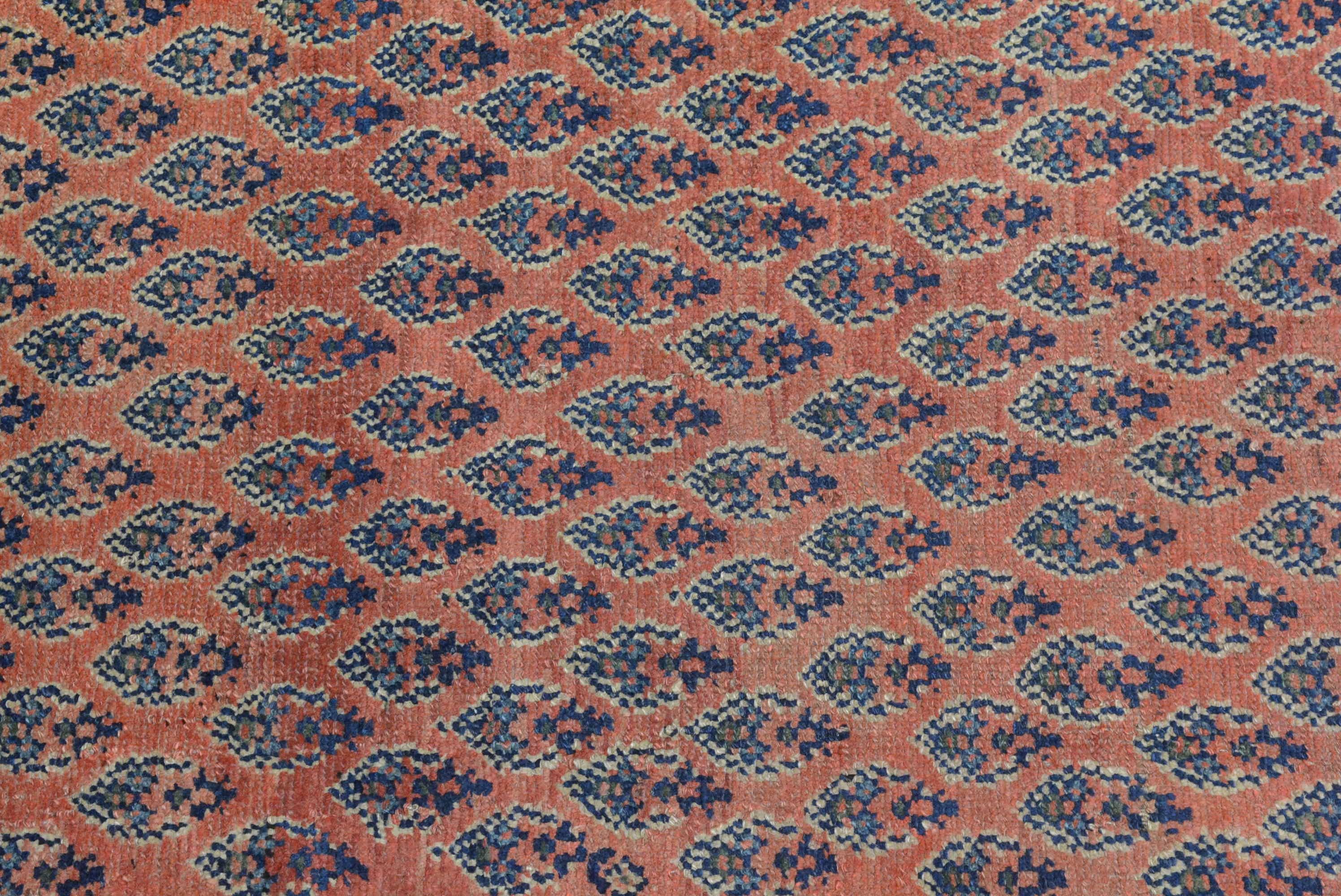 Saraband-Teppiche stammen aus dem Bezirk Ser-e Band, der südwestlich von Arak in West-Zentralpersien liegt.  Diese Teppiche aus dem 19. und frühen 20. Jahrhundert, die für ihre Robustheit und ihren unaufdringlichen Charme bekannt sind, haben ein