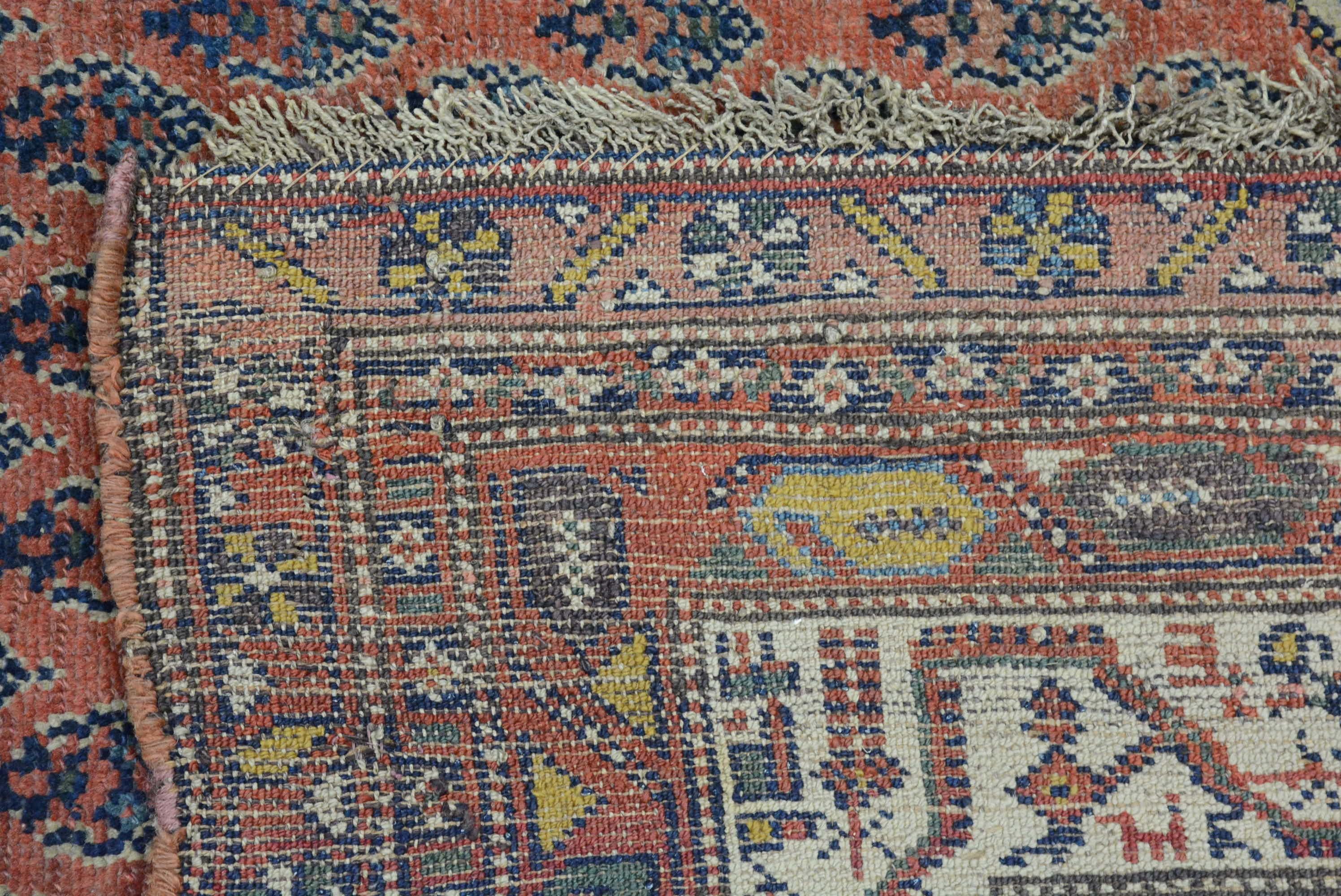 Antiker persischer Saraband-Teppich aus dem frühen 20. (Wolle) im Angebot