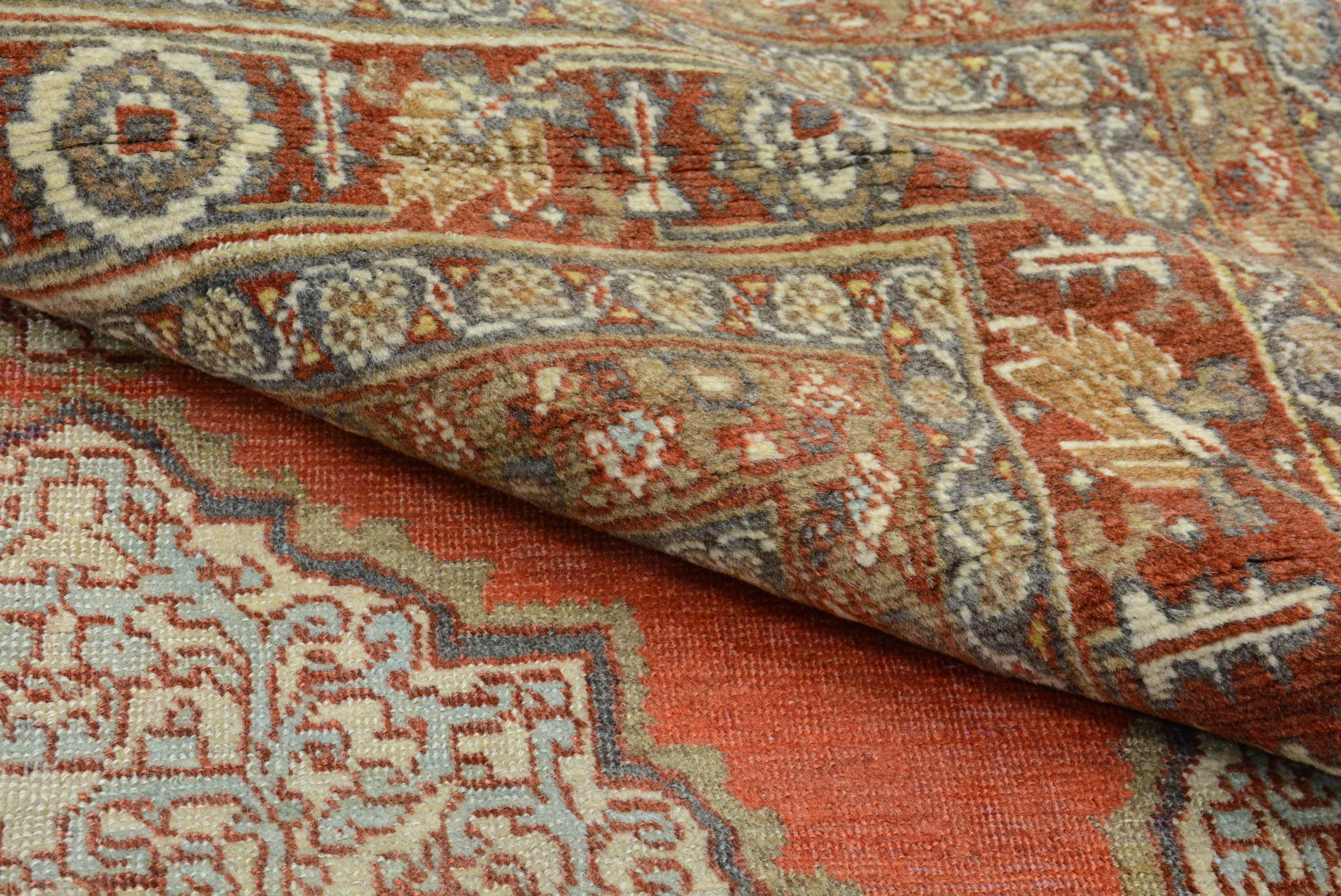 Ancien tapis persan Tabriz du début du 20e siècle en vente 3