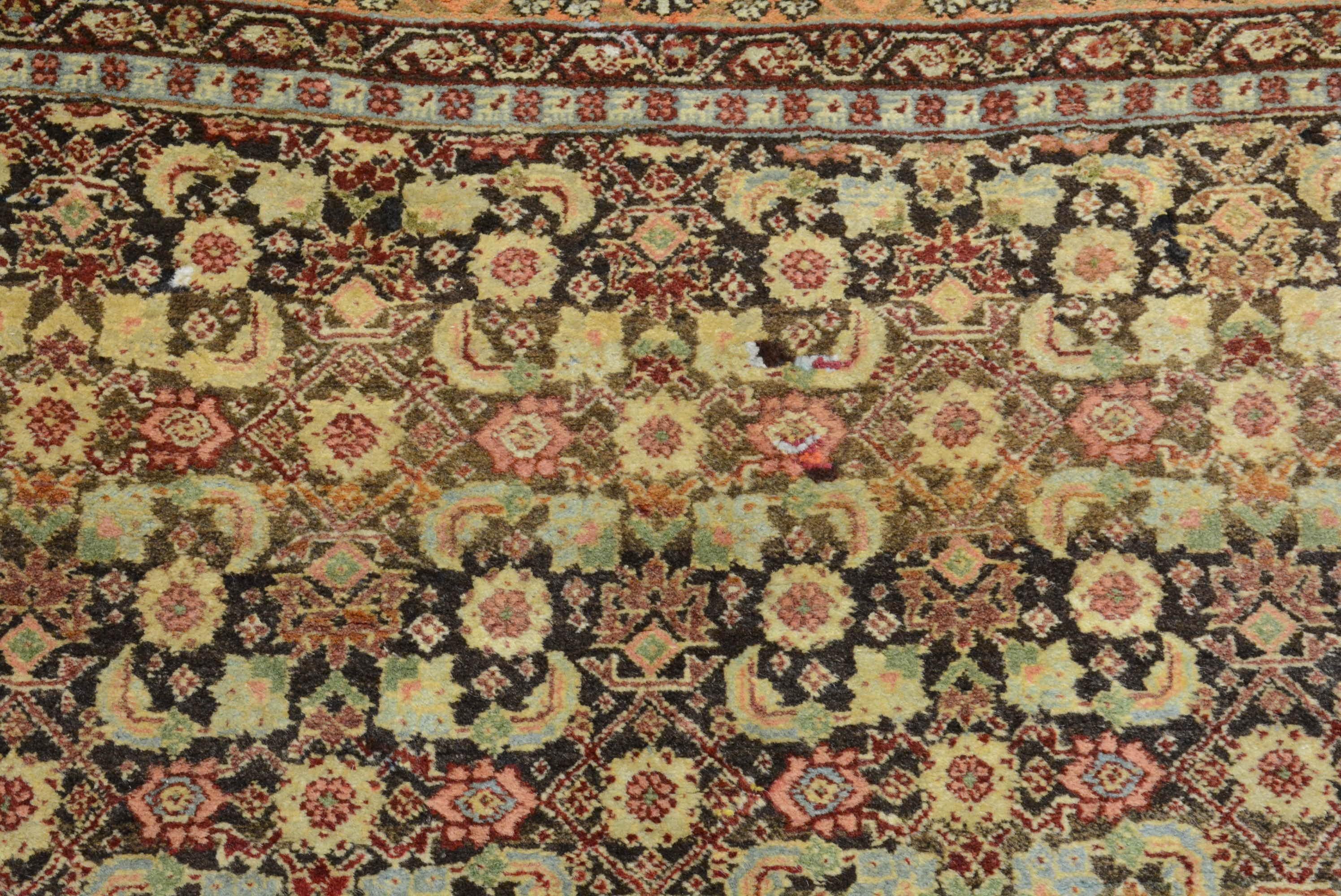Tissage Ancien tapis persan Tabriz du début du 20e siècle en vente