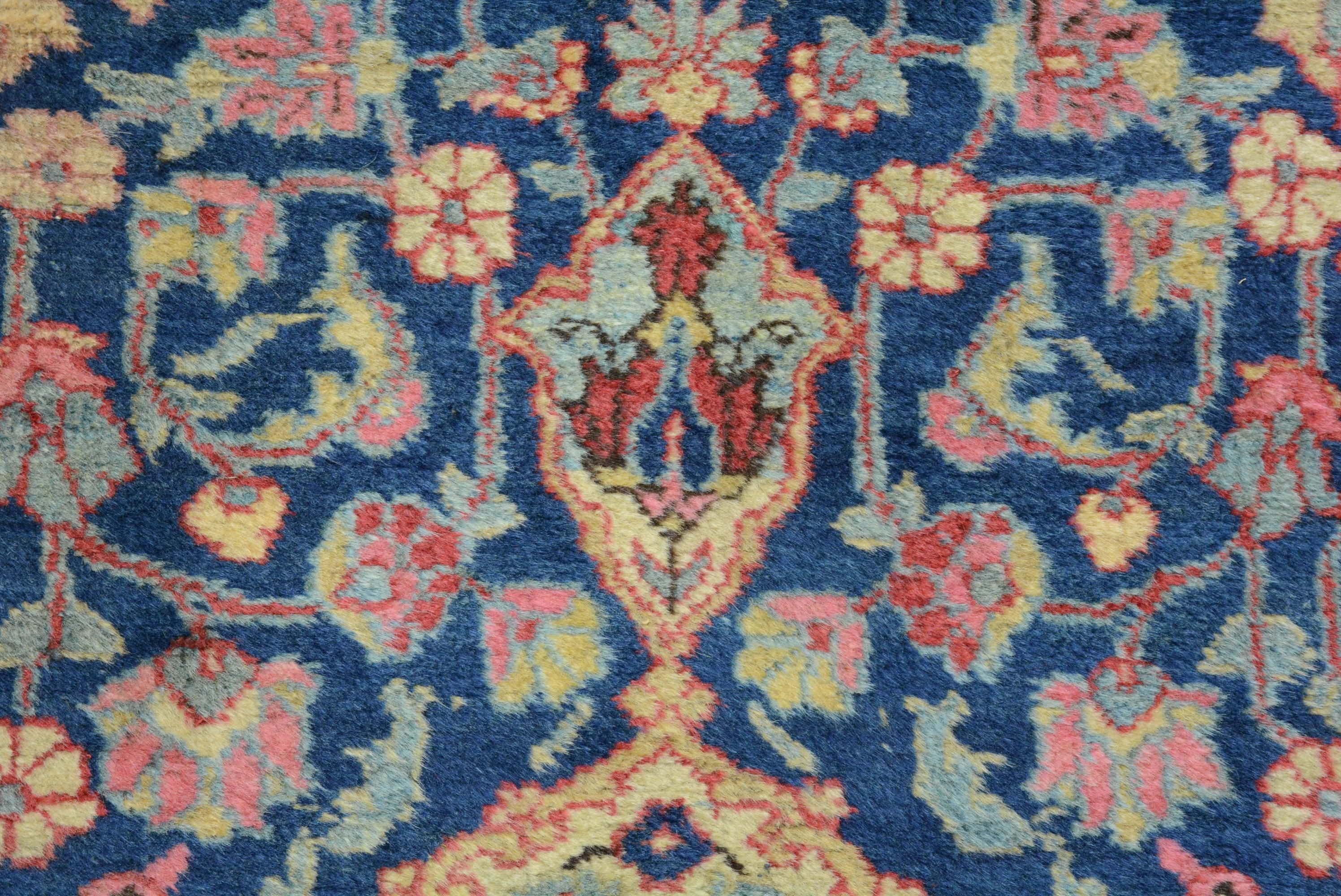 Ancien tapis persan Tabriz du début du 20e siècle Bon état - En vente à Closter, NJ