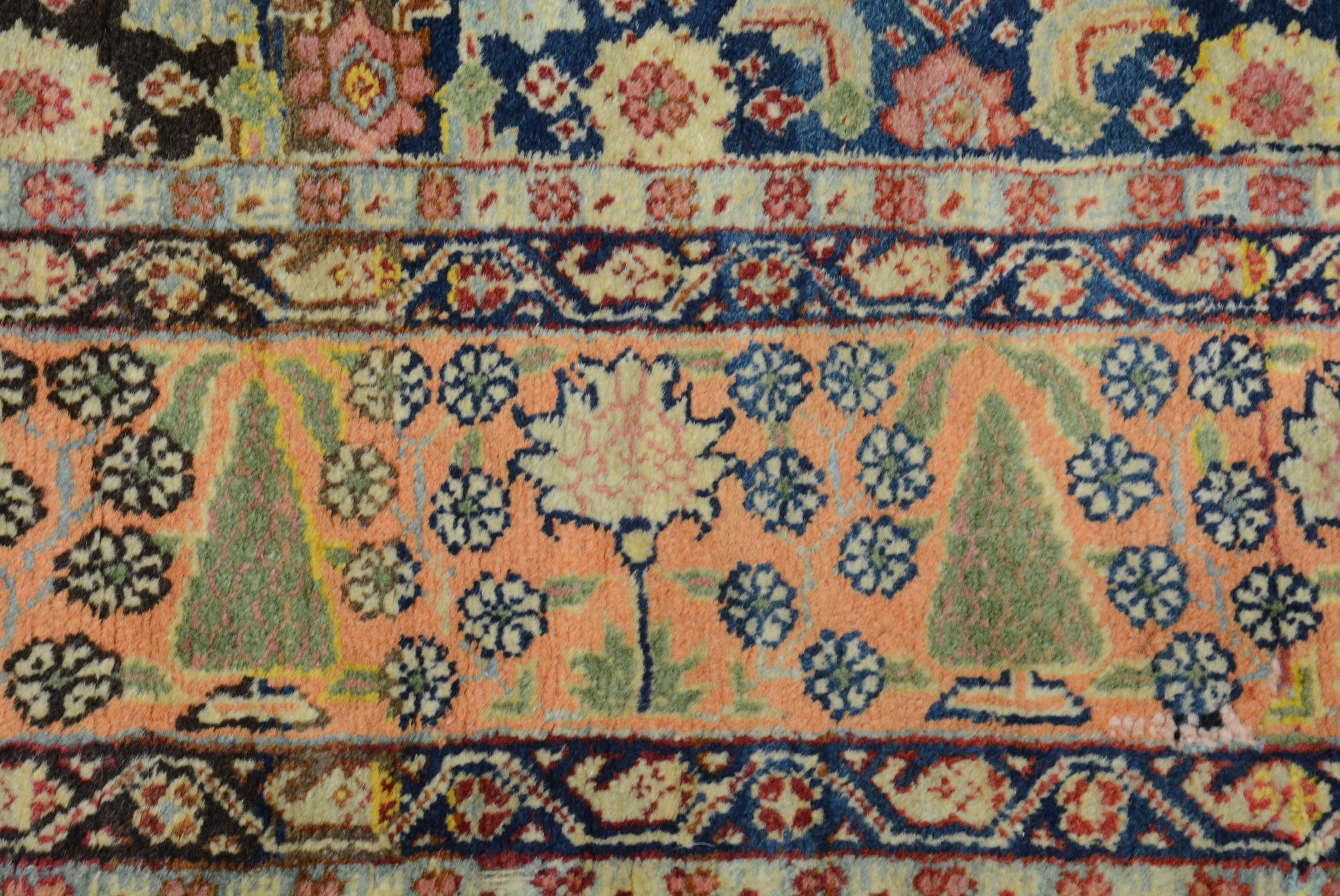 Milieu du XXe siècle Ancien tapis persan Tabriz du début du 20e siècle en vente