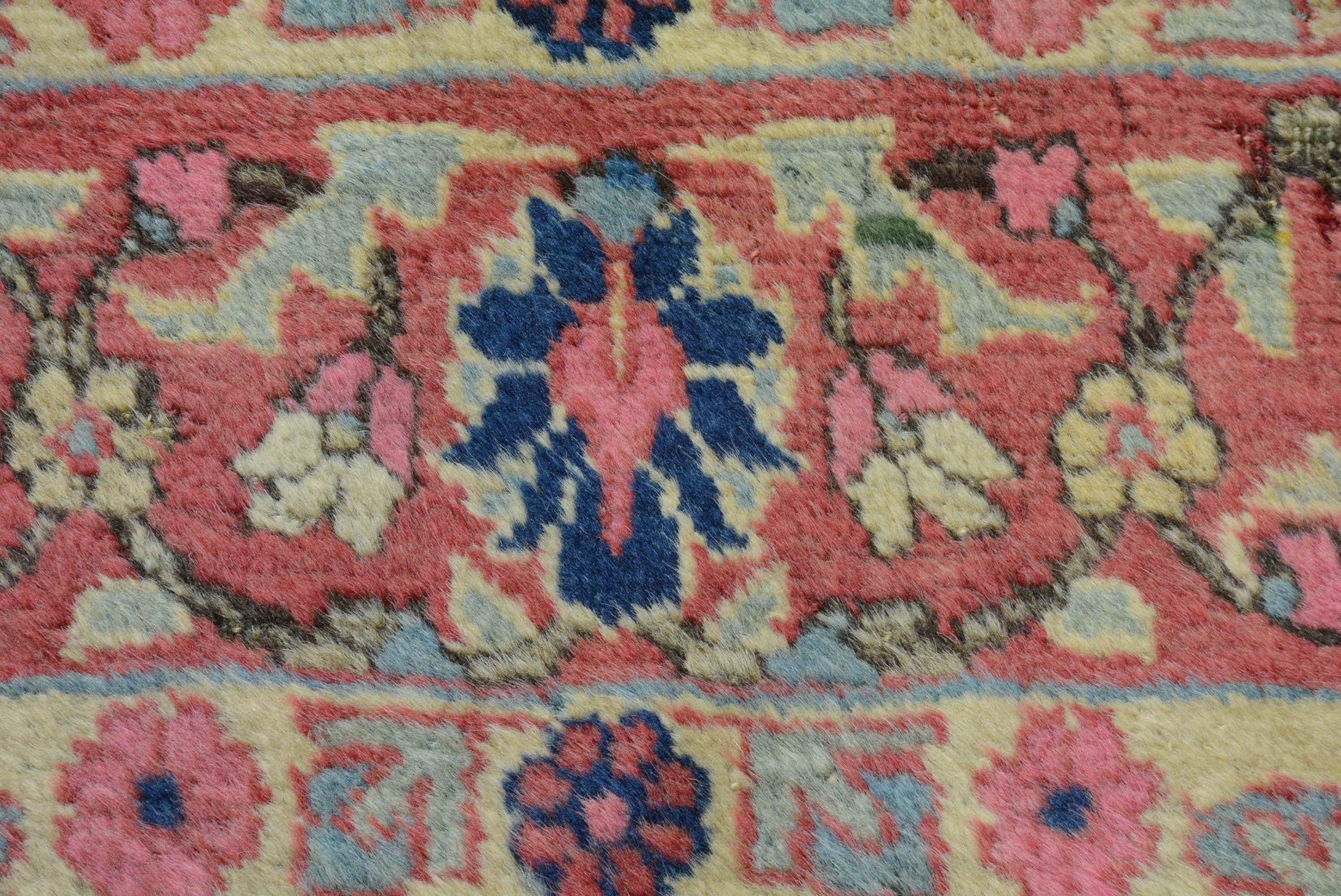 Ancien tapis persan Tabriz du début du 20e siècle en vente 1