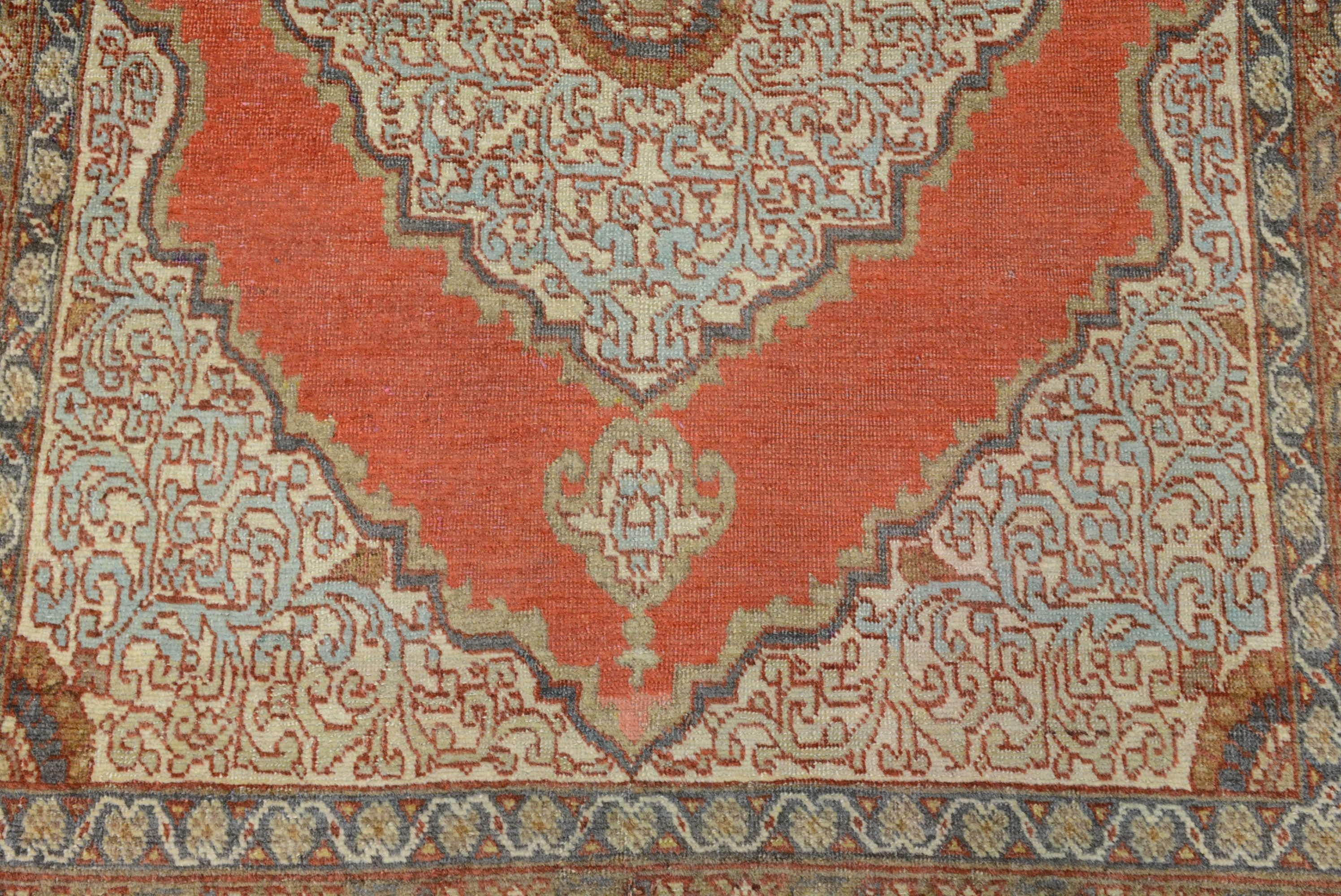 Ancien tapis persan Tabriz du début du 20e siècle en vente 2