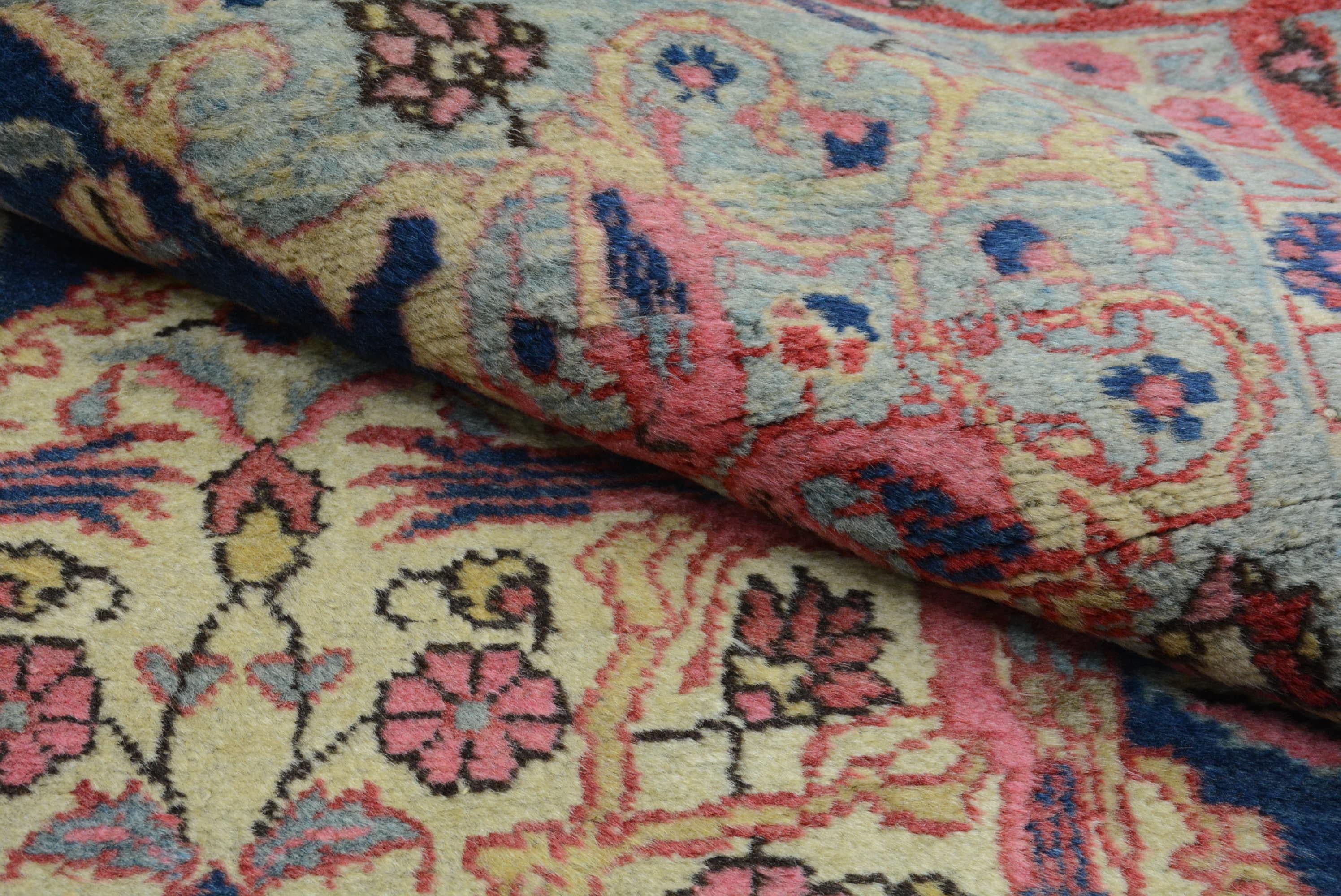 Ancien tapis persan Tabriz du début du 20e siècle en vente 2