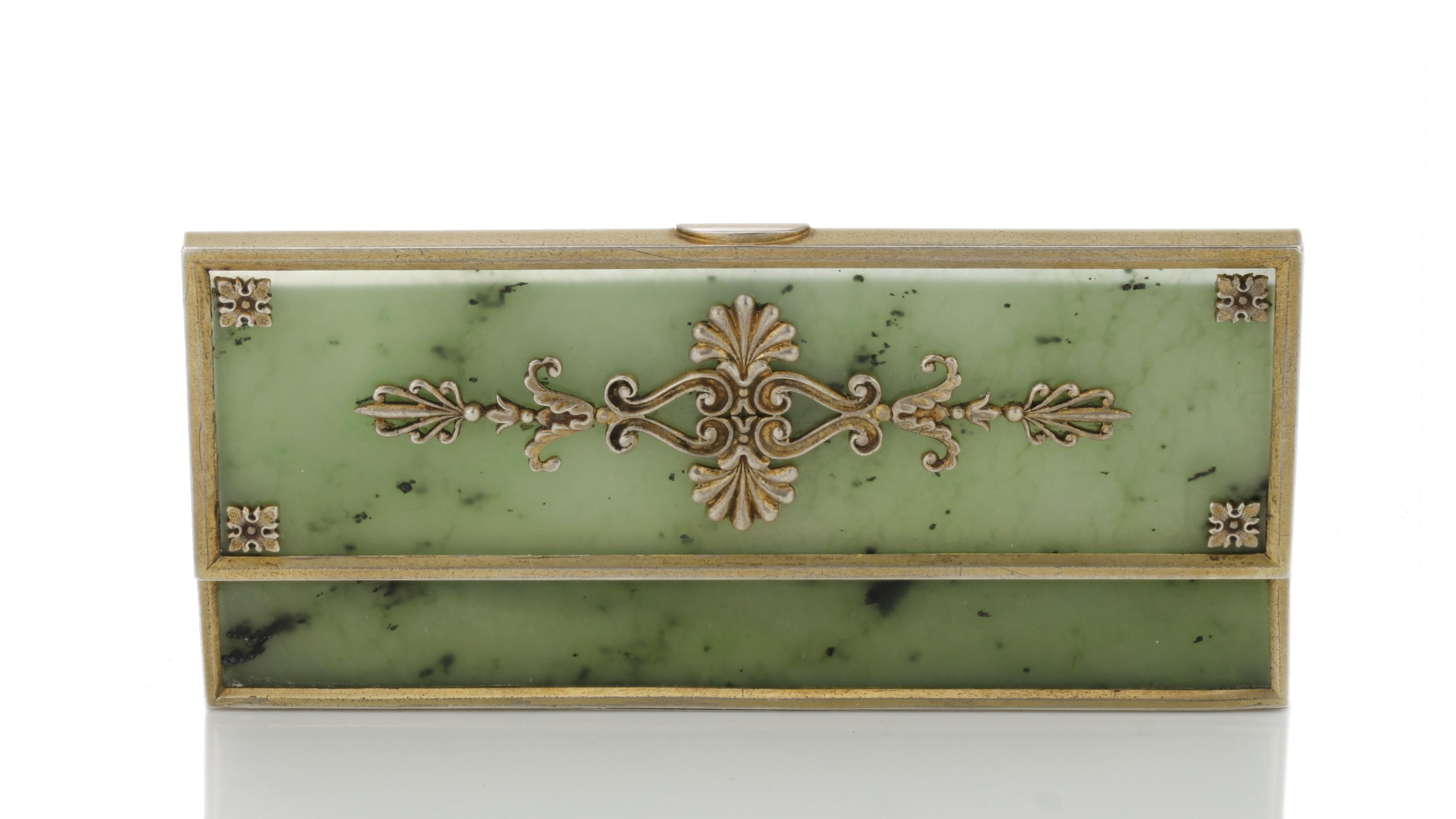 Antique Early 20th Century Russian Faberge Solid Silver-Gilt & Nephrite Box 1899 In Good Condition In Braintree, GB