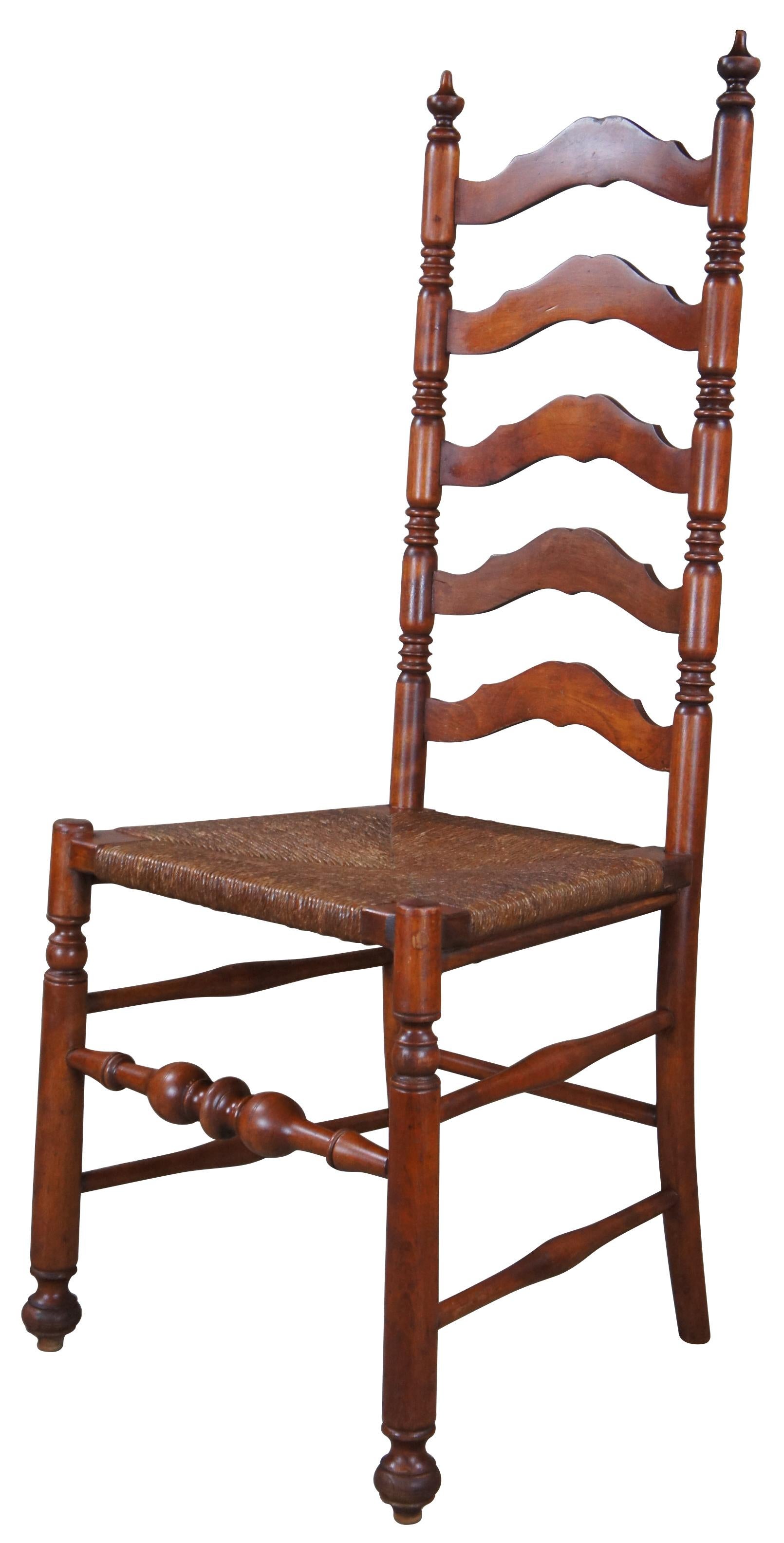 Antique Early 20th Century Shaker Oak Ladderback Side Accent Chair Rush Seat In Good Condition For Sale In Dayton, OH