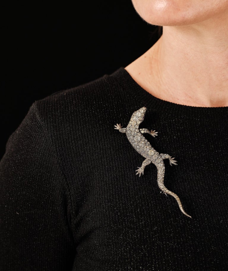 Broche Fantaisie Art Déco En Métal Argenté - Motif Lézard - Occasion