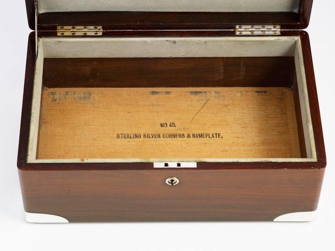 Antiker Zigarren- Humidor aus Sterlingsilber und Nussbaumholz aus dem frühen 20. Jahrhundert, um 1900 im Zustand „Hervorragend“ im Angebot in London, GB