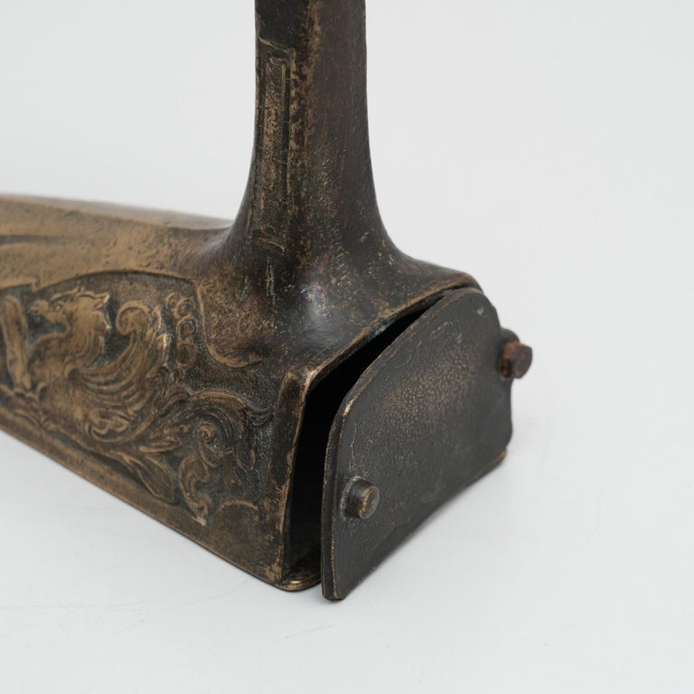 Antique Early 20th Century Traditional Metal Iron, circa 1930 For Sale 3