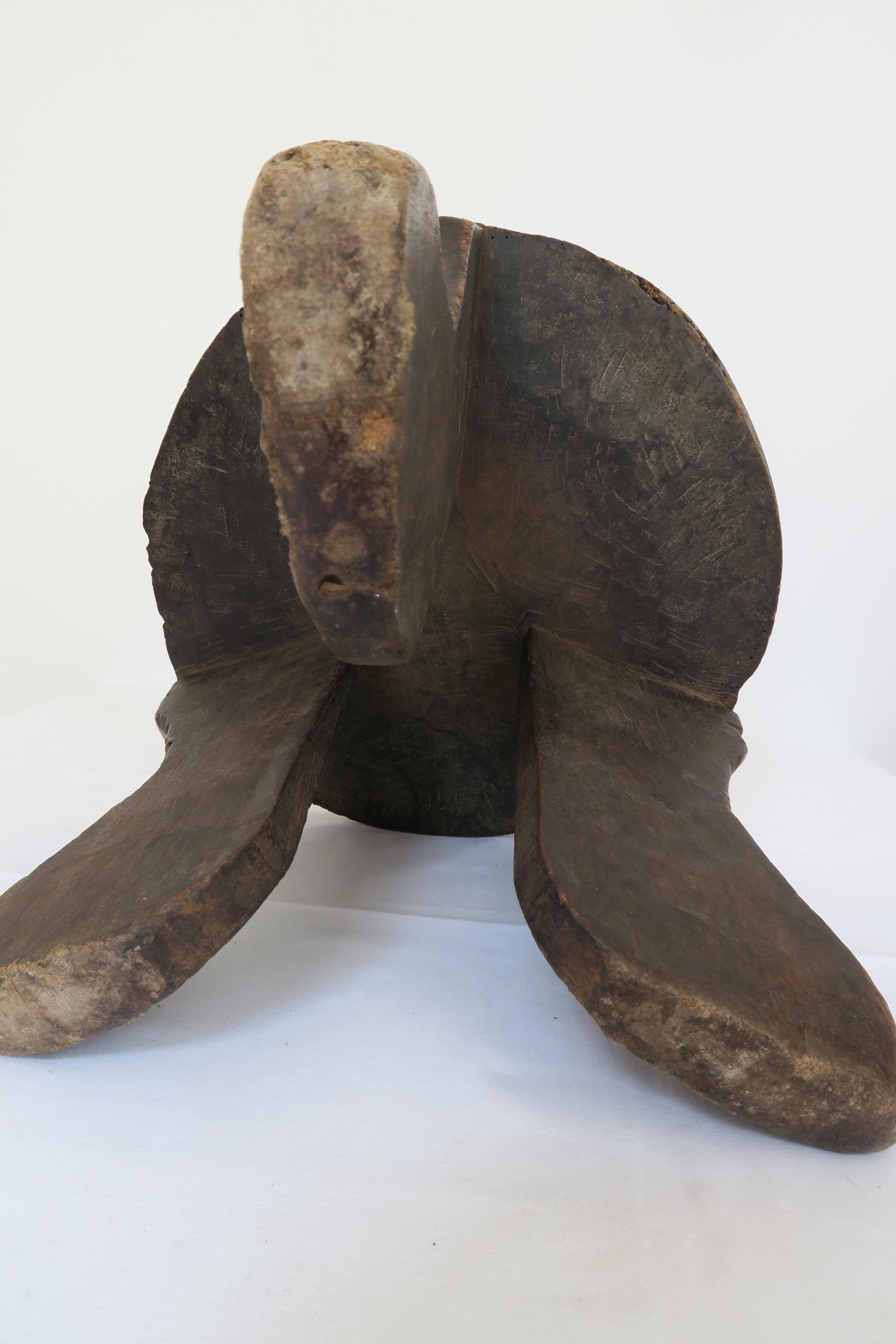 Antiker Stammeskunst-Hocker Hehe aus Tansania, frühes 20. Jahrhundert 1