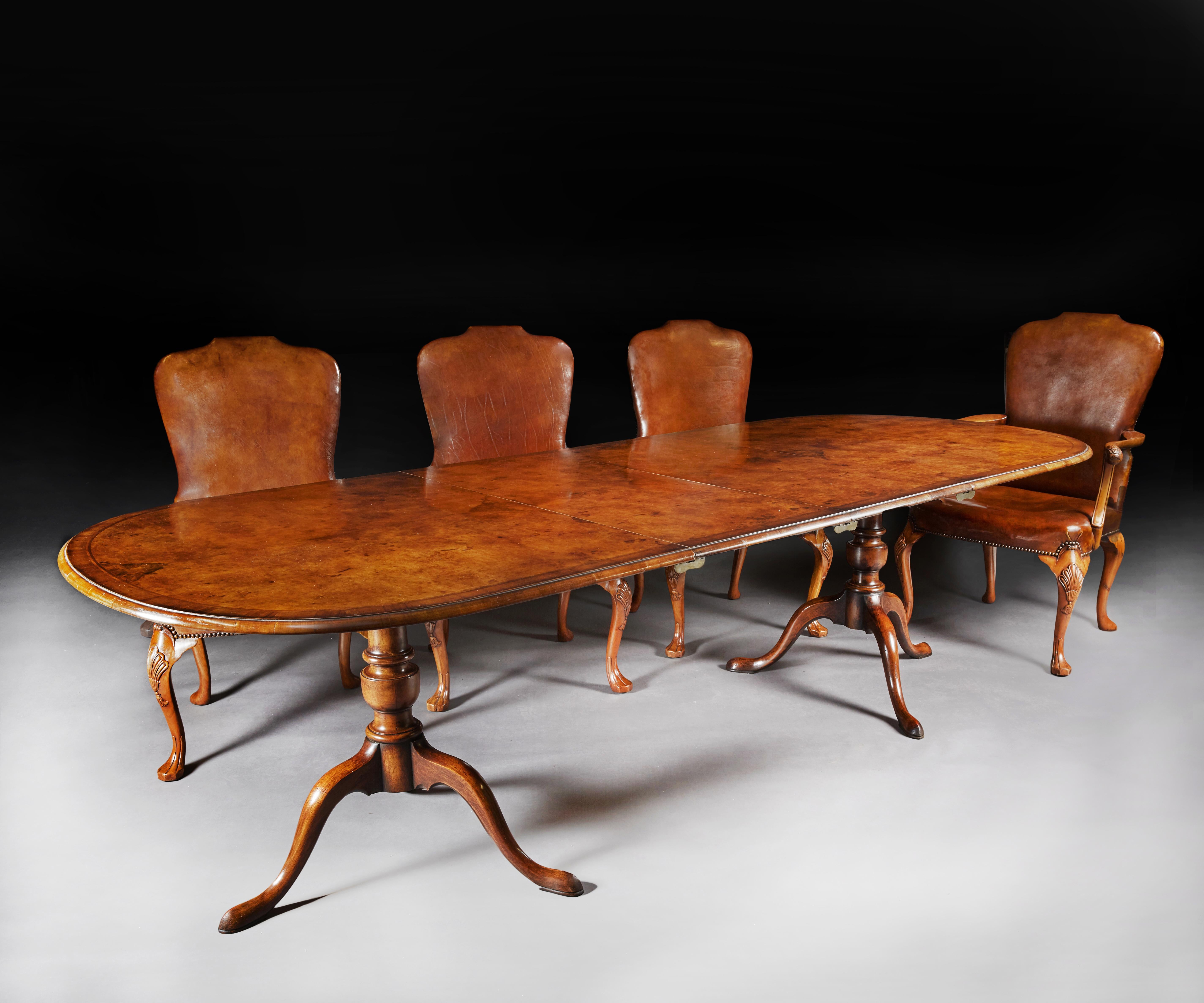 Antique Early 20th Century Walnut Dining Table Set with 8 Leather Chairs In Good Condition In Benington, Herts
