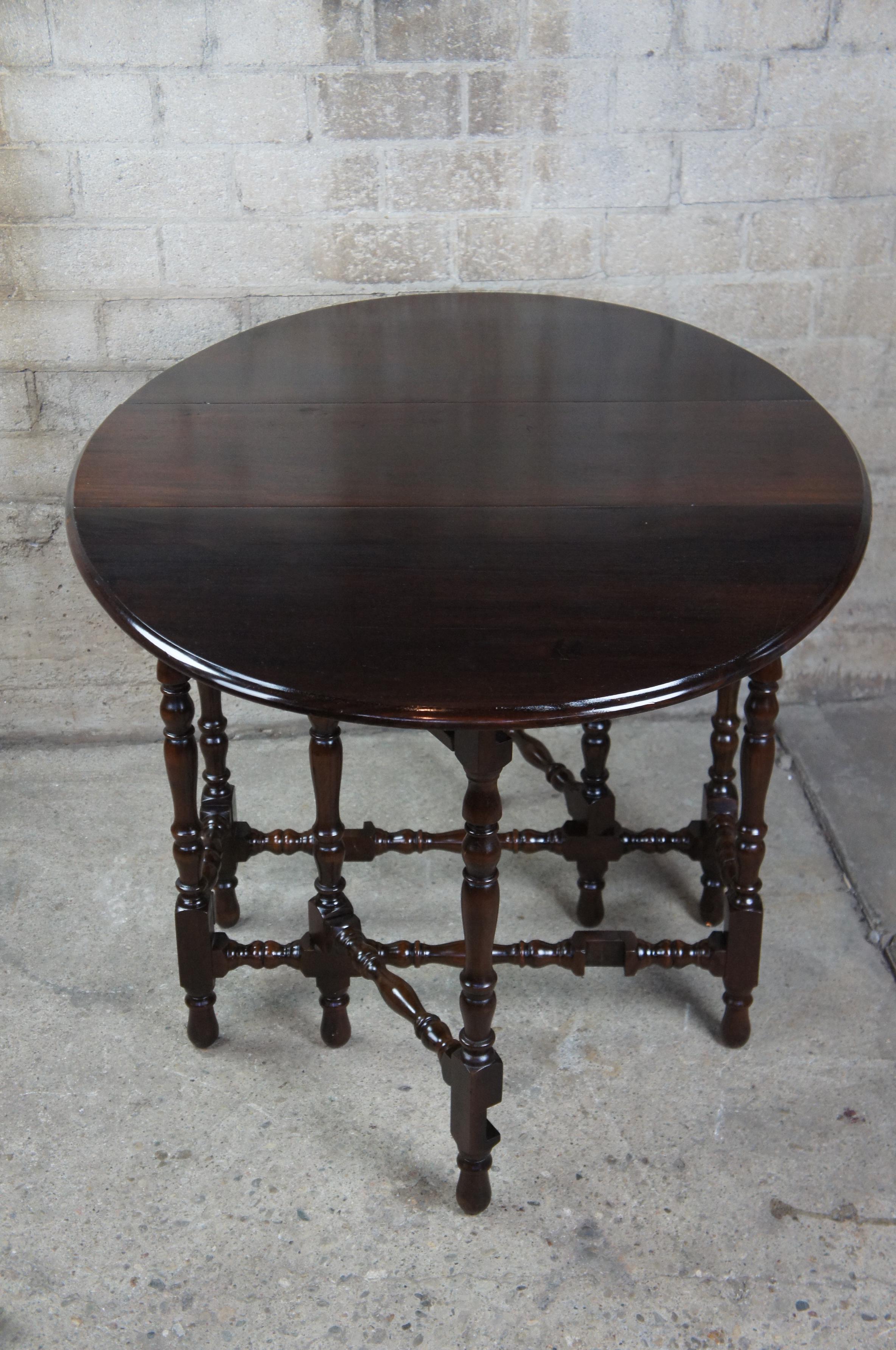 Antique Early 20th Century William & Mary Walnut Drop Leaf Gateleg Accent Table 8