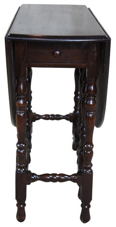 Antique Early 20th Century William & Mary Walnut Drop Leaf Gateleg Accent Table