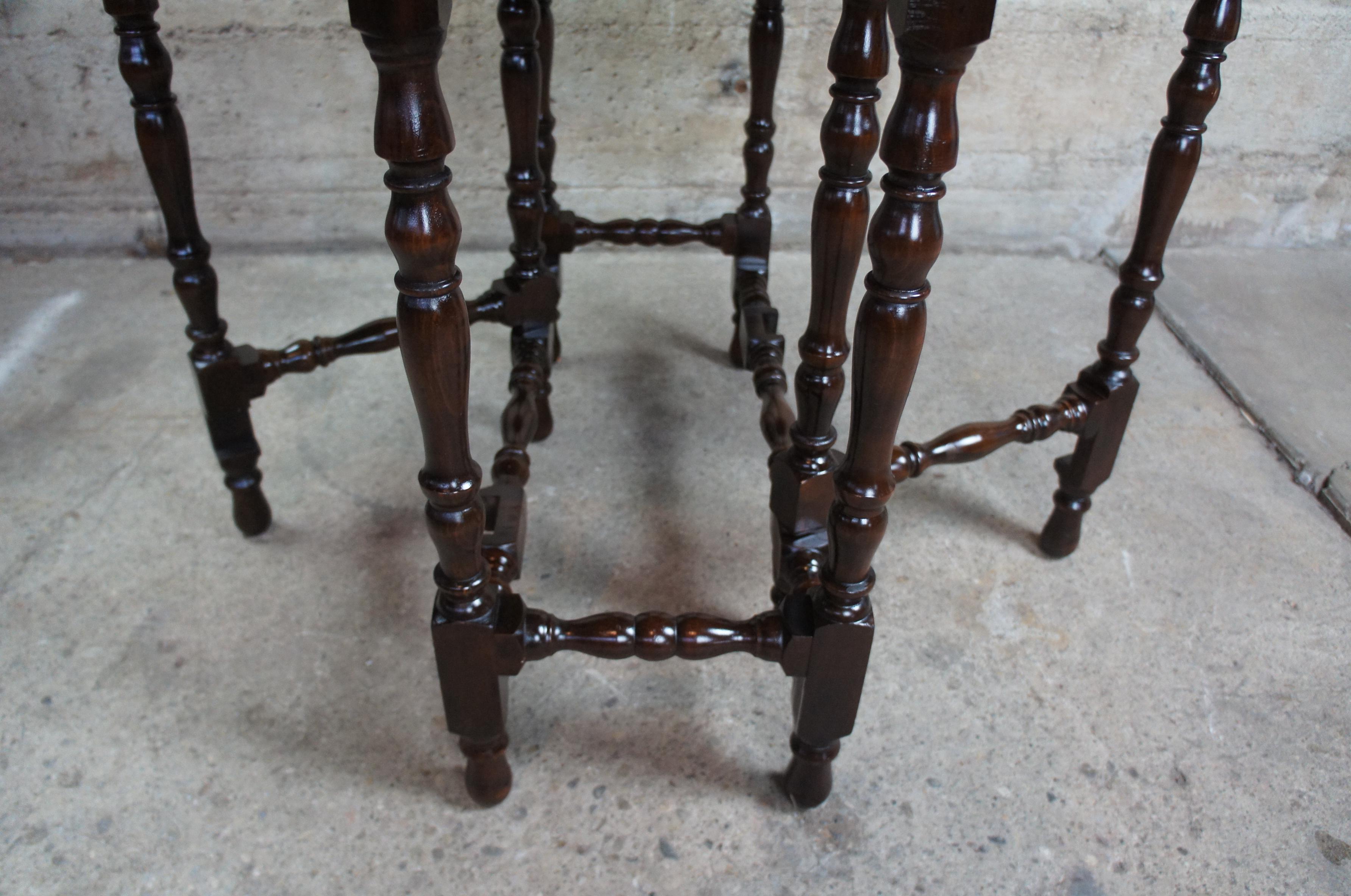 Antique Early 20th Century William & Mary Walnut Drop Leaf Gateleg Accent Table 1