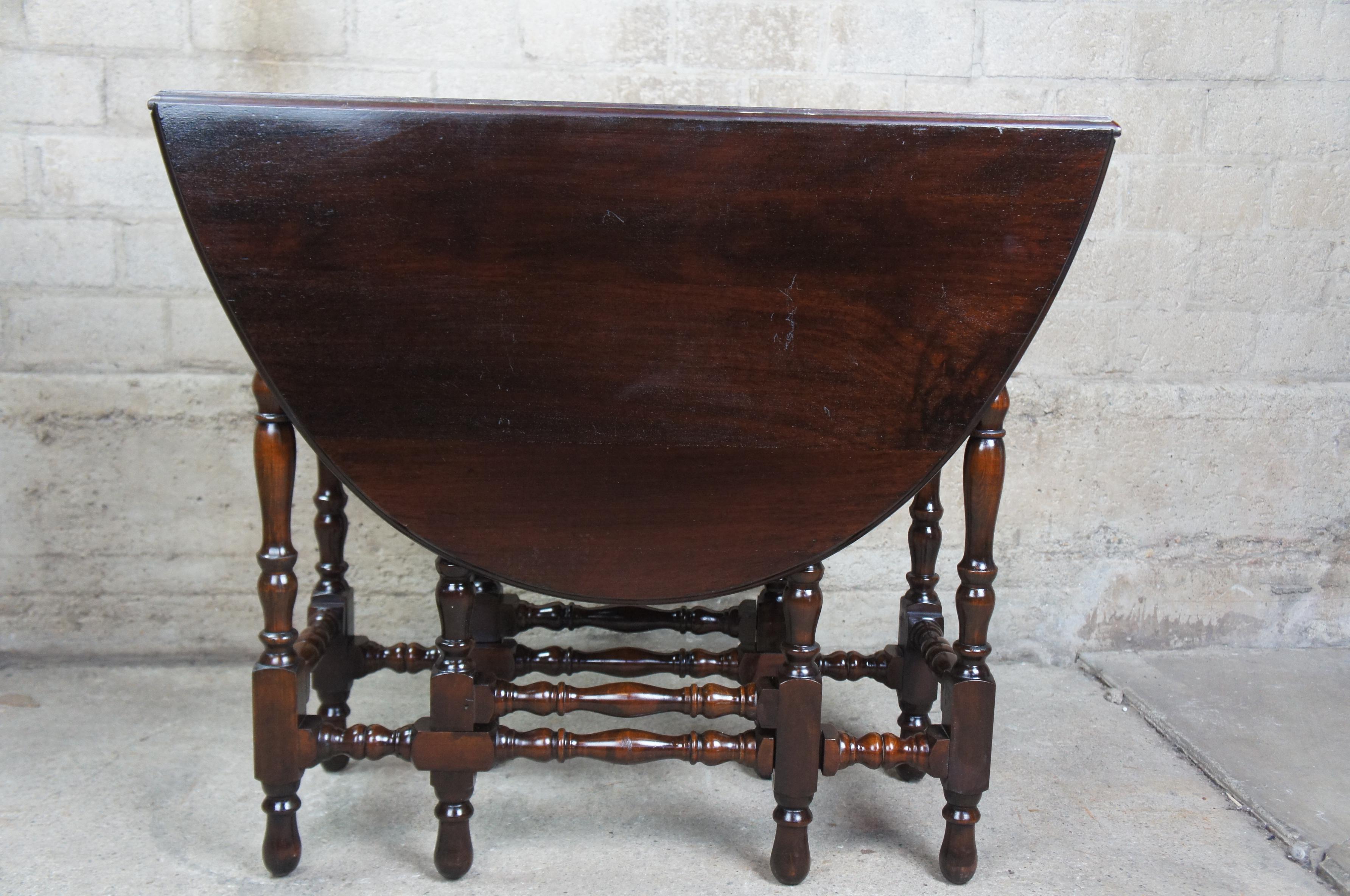 Antique Early 20th Century William & Mary Walnut Drop Leaf Gateleg Accent Table 4