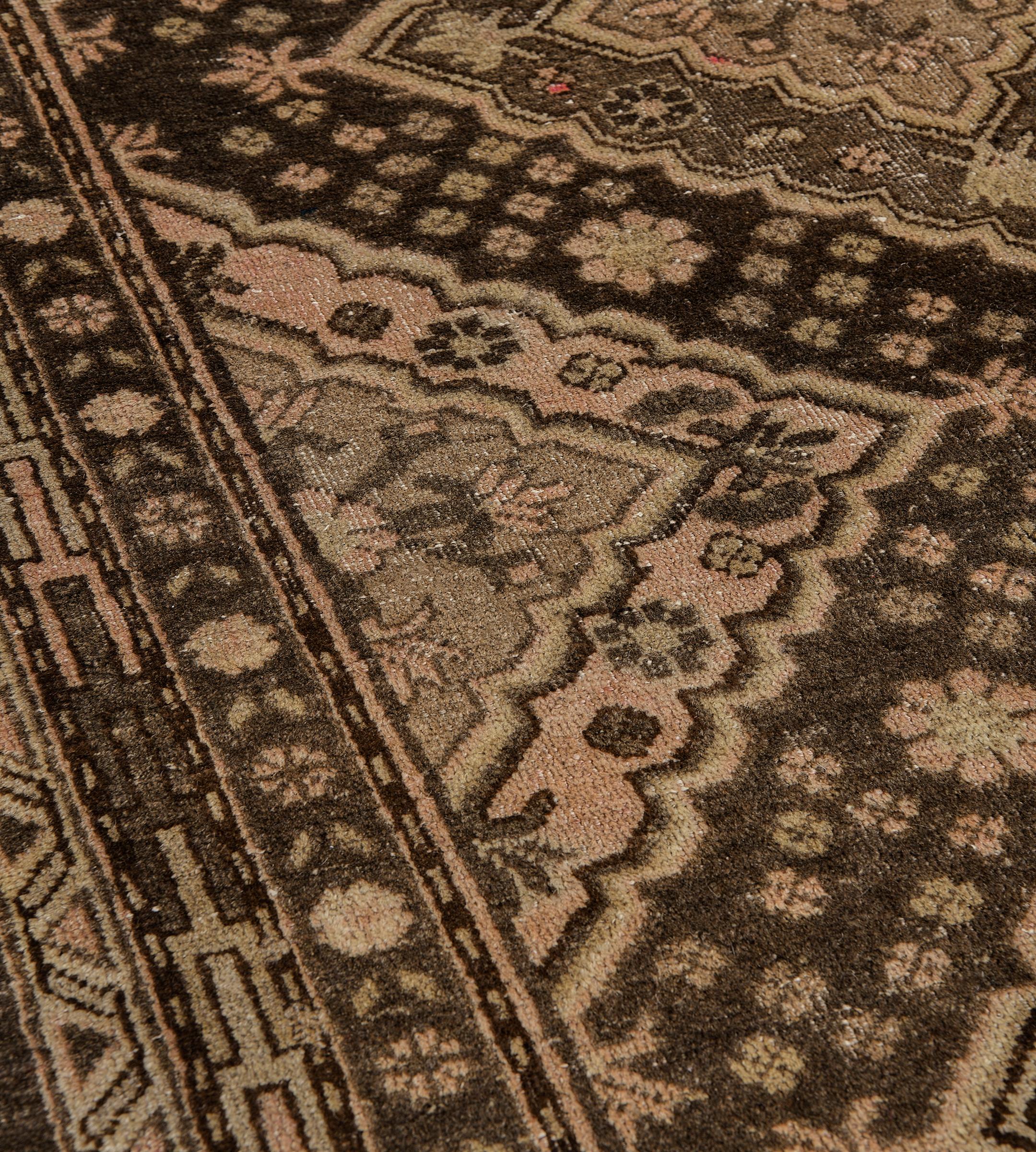 Antiguo Corredor Khotan Floral Marrón de Lana de Principios del Siglo XX Jotan en venta