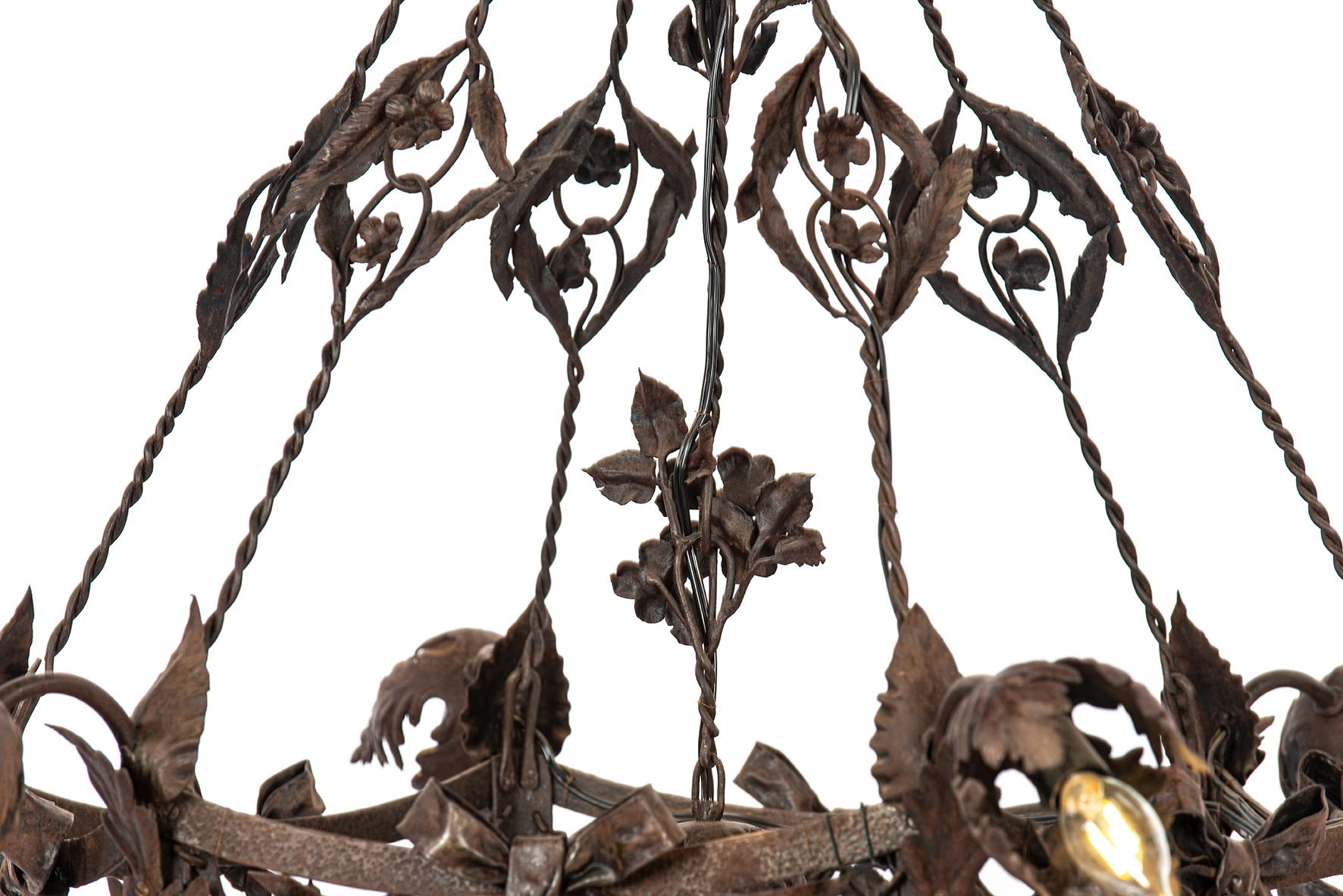 antiguo  araña art nouveau de acero patinado forjado de principios del siglo xx en Bueno estado para la venta en Casteren, NL