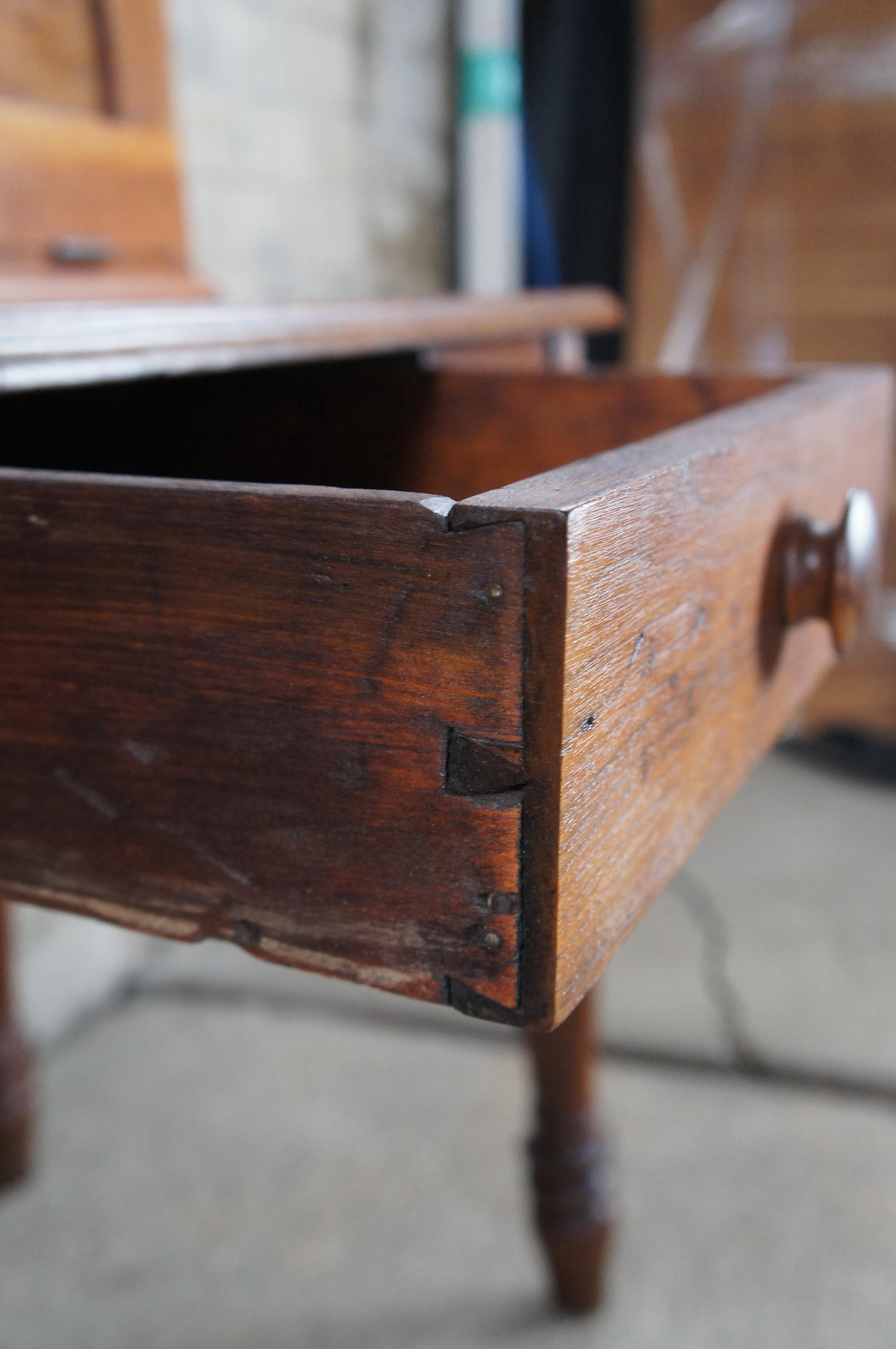 Verre A.I.C. Cupboard Antique Early American 19th C Plantation Desk Secretary Bookcase Hutch Cupboard en vente