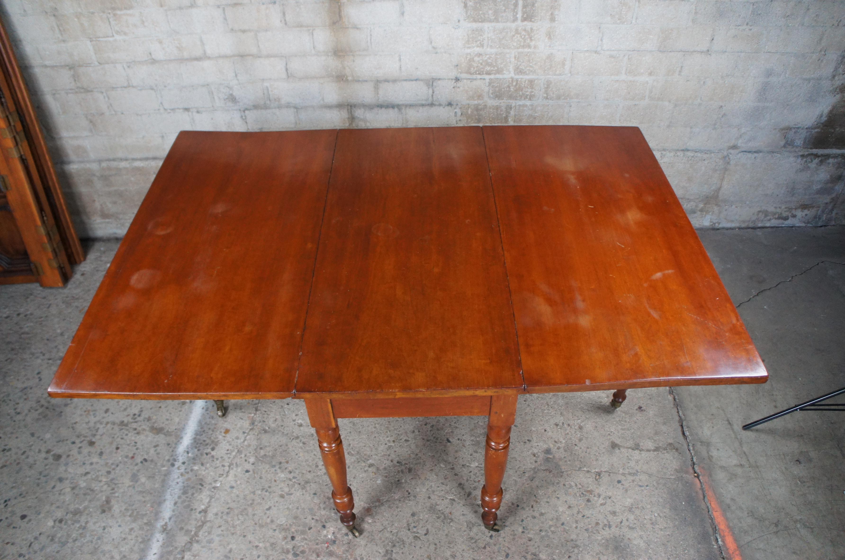Antique Early American Cherry Drop Leaf Dining Breakfast Farmhouse Table In Good Condition In Dayton, OH