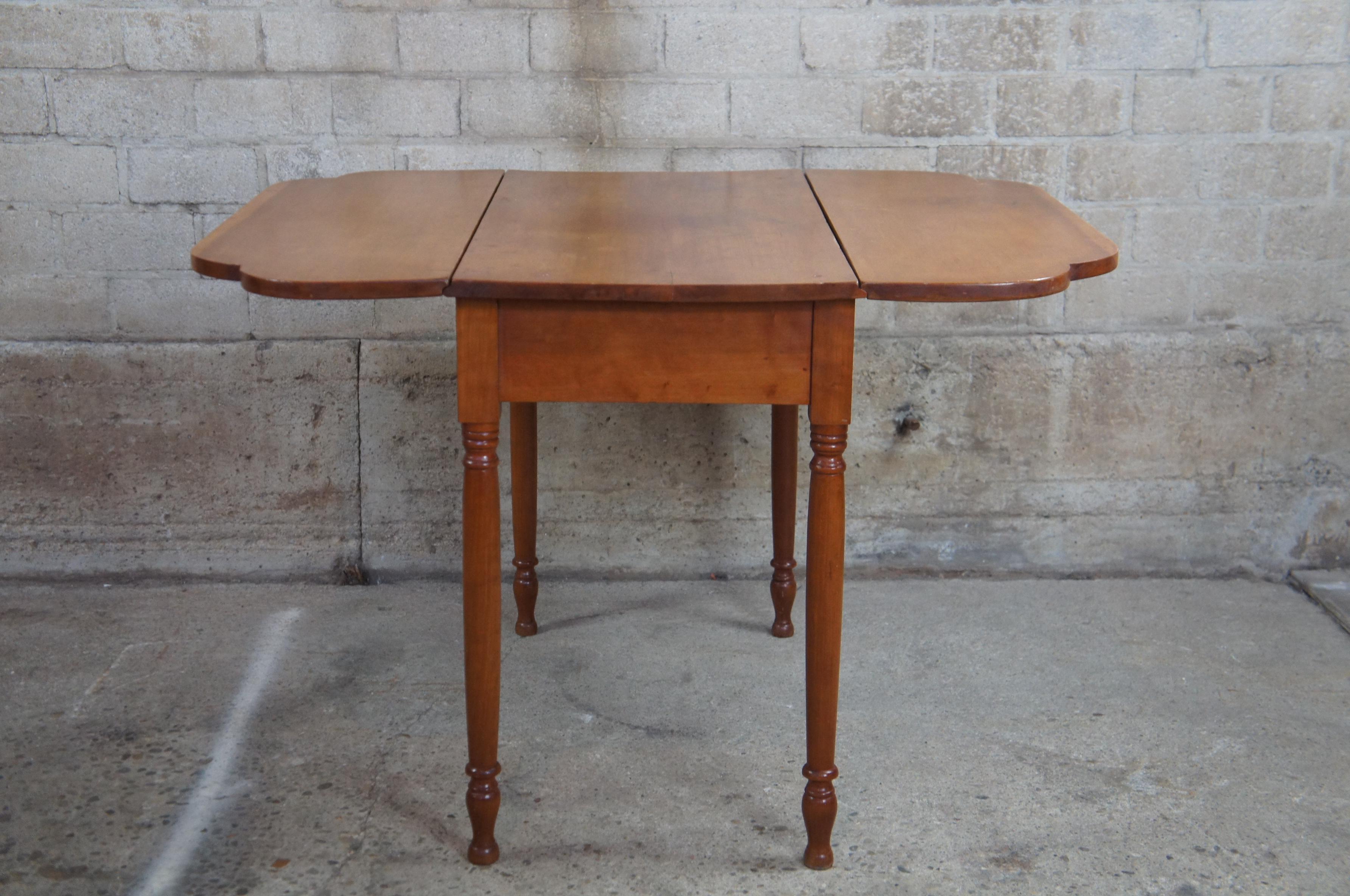 Antique Early American Cherry Drop-Leaf Dining Table Country Farmhouse In Good Condition In Dayton, OH