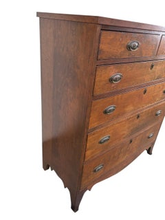 Antique Early American Chest of Drawers / Dresser