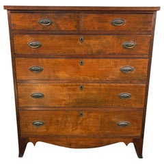 Antique Early American Chest of Drawers / Dresser