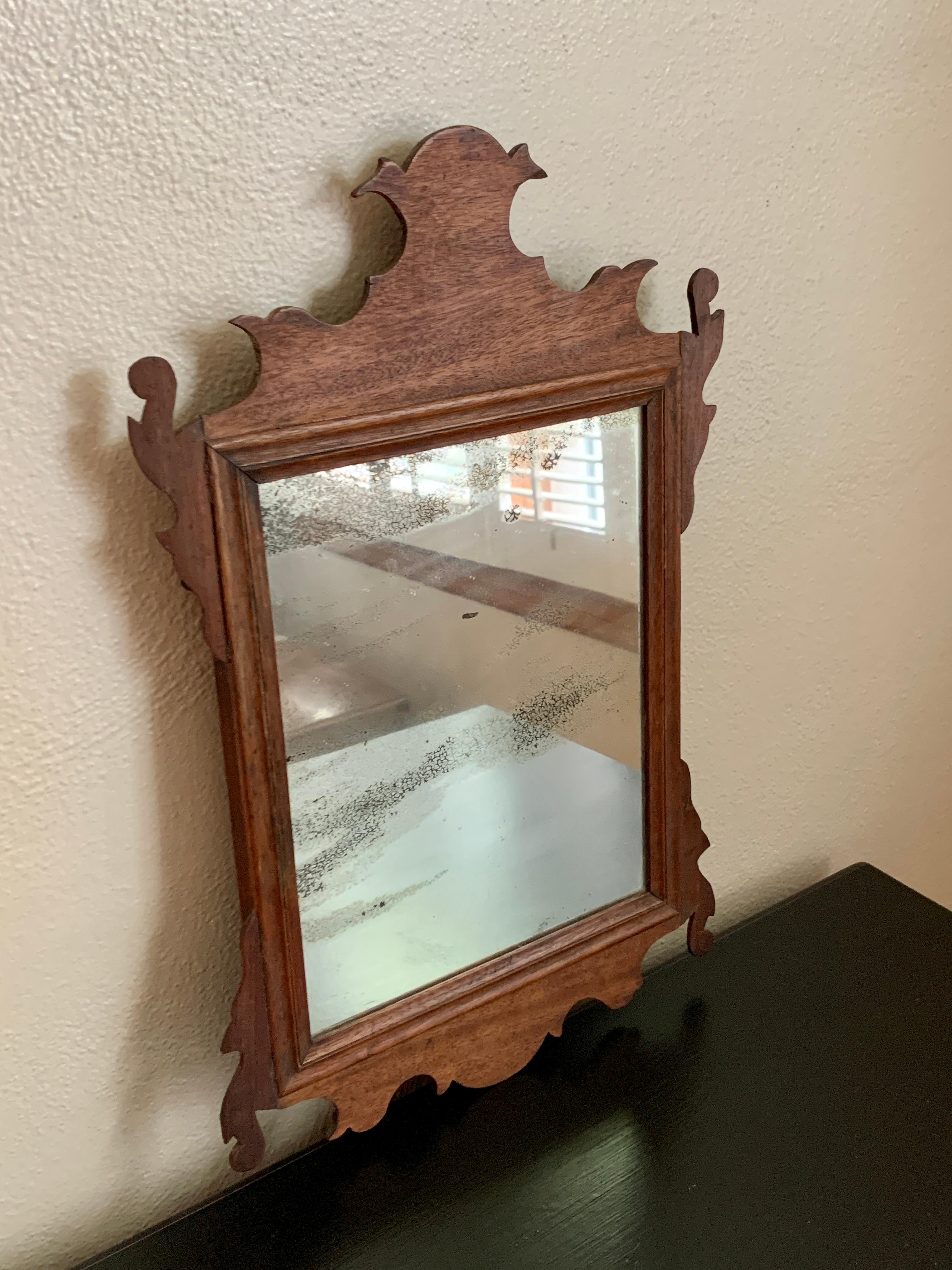 Antique Early American Chippendale Mahogany Mirror, Late 18th Century In Good Condition For Sale In Elkhart, IN