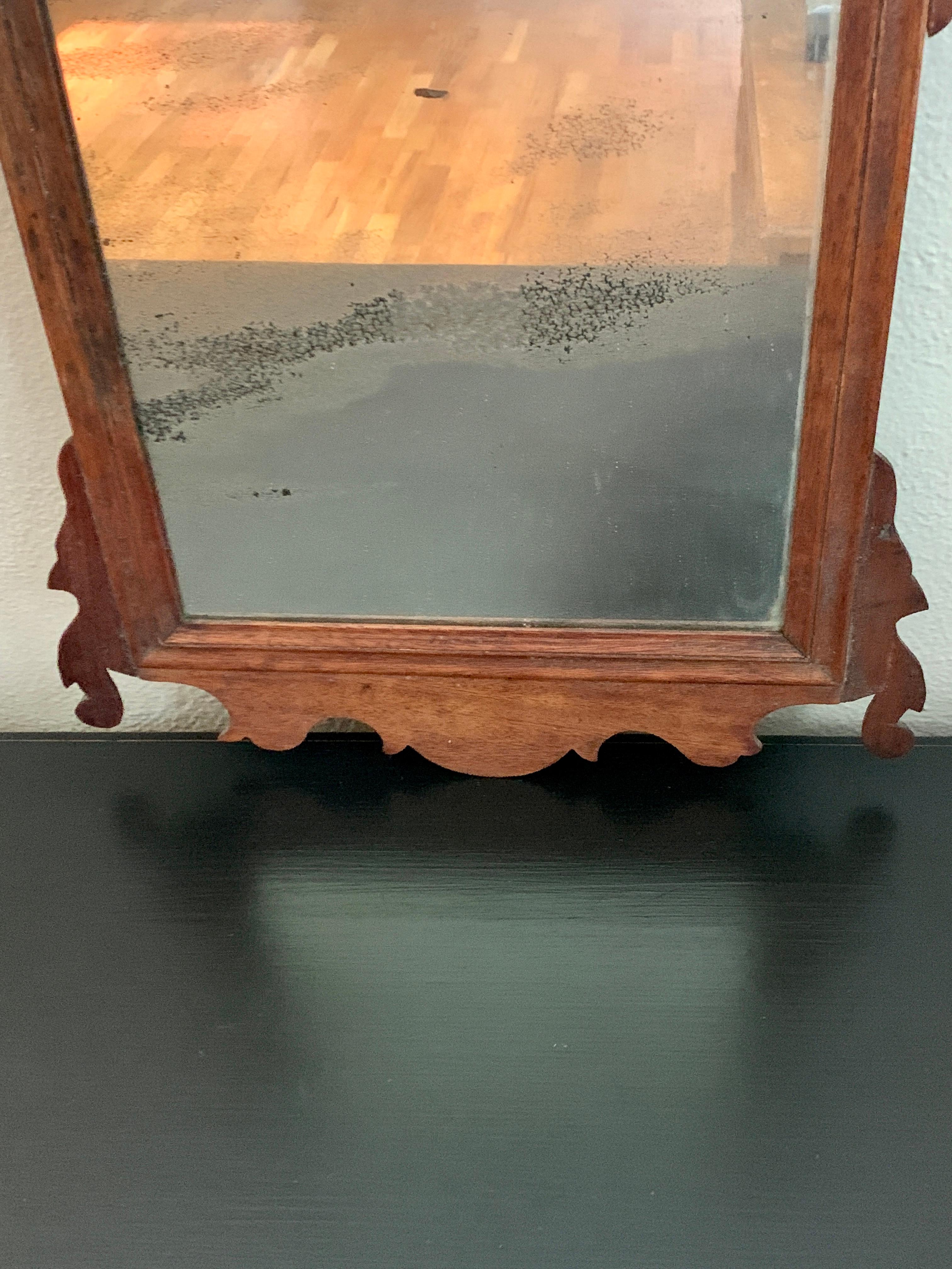 Antique Early American Chippendale Mahogany Mirror, fin du 18e siècle en vente 3