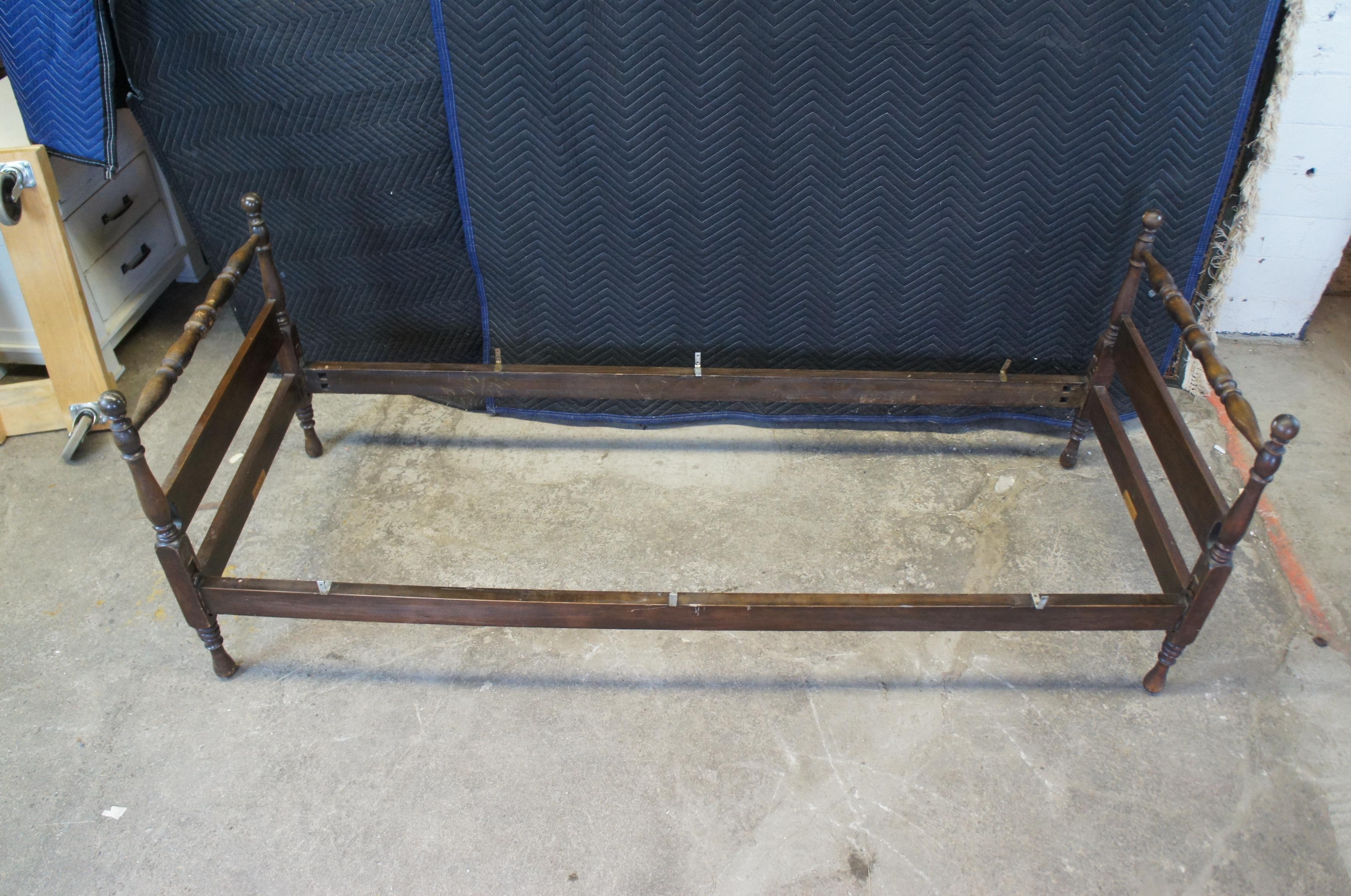 20th Century Antique Early American Colonial Style Mahogany Small Single Poster Bed For Sale