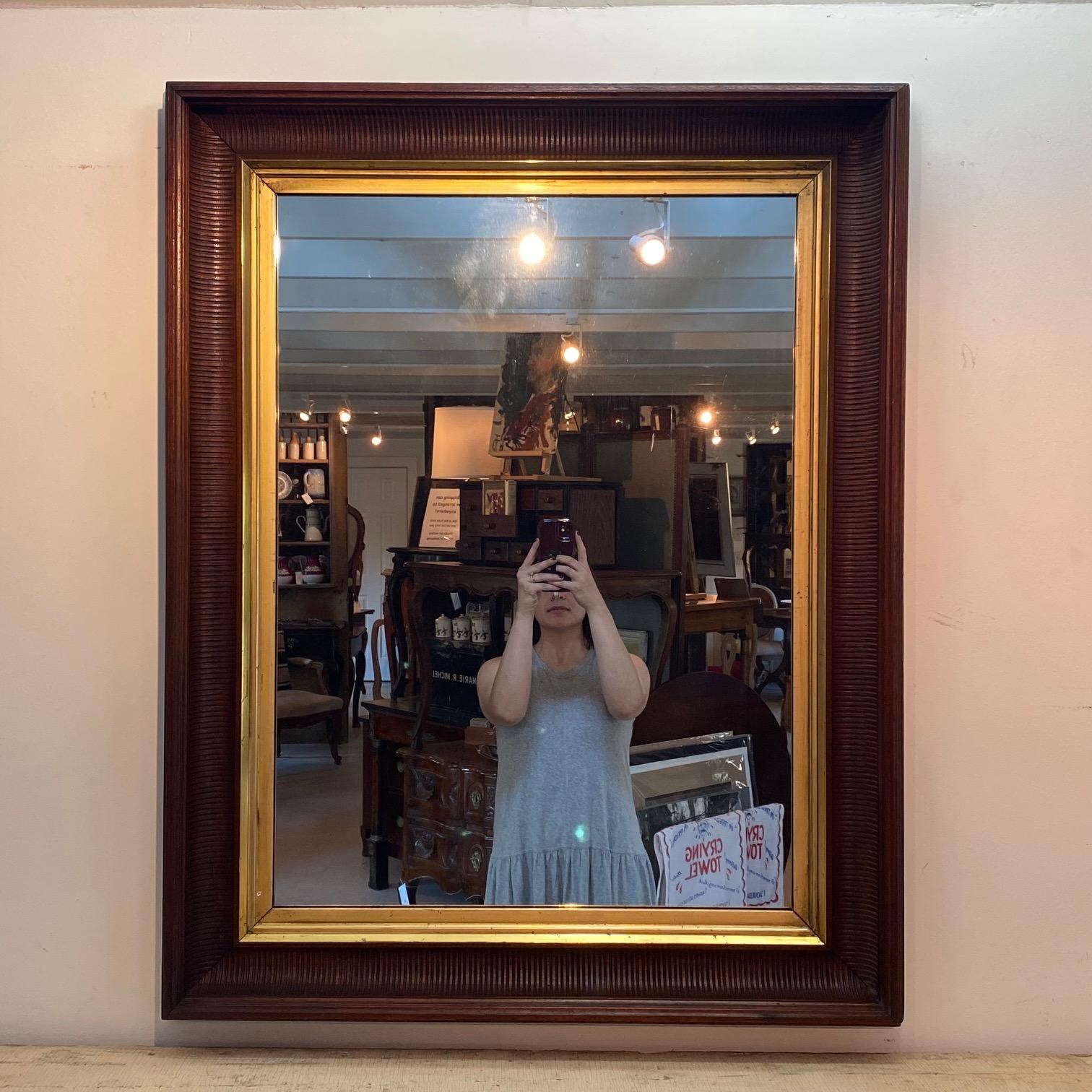 Federale Antique Mirror in mogano e dorato dei primi anni dell'America Feder in vendita