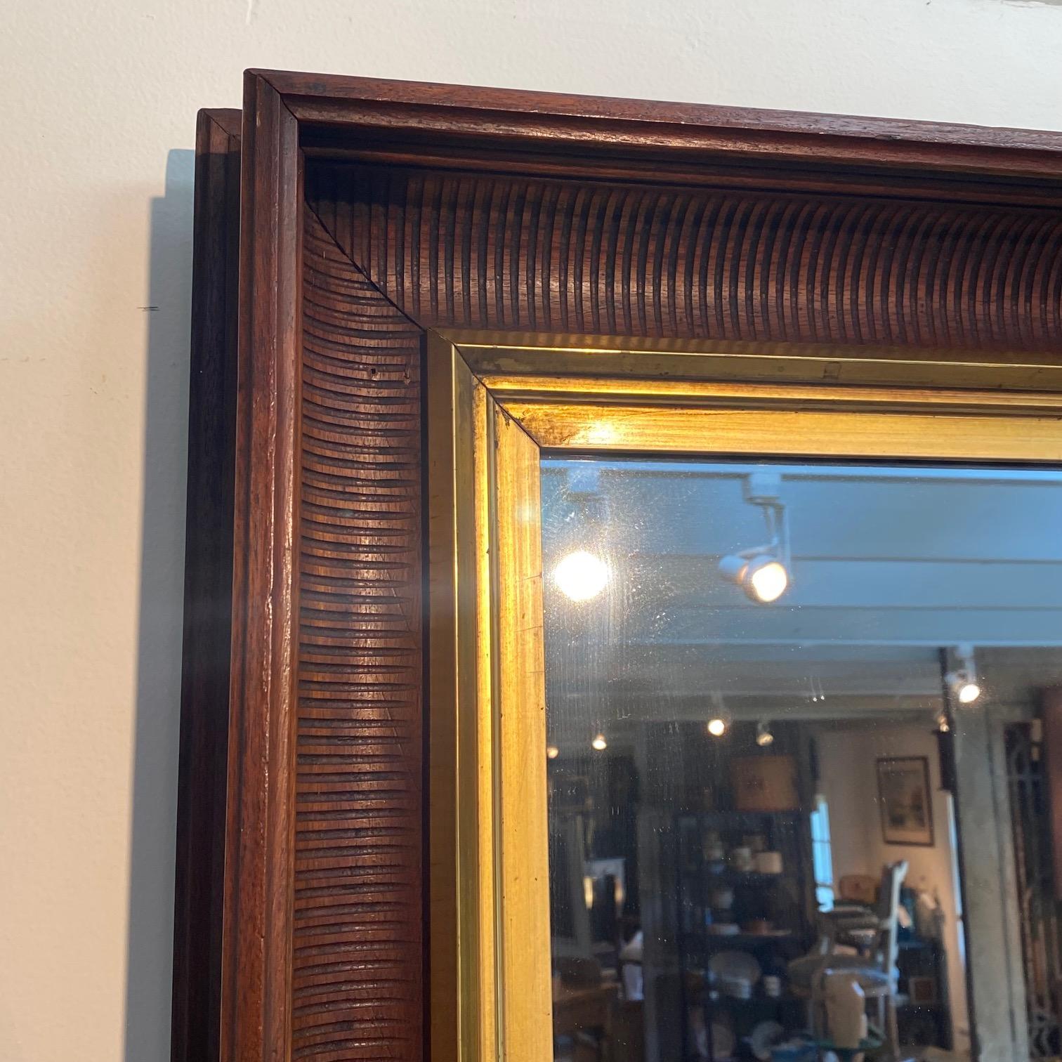 XIX secolo Antique Mirror in mogano e dorato dei primi anni dell'America Feder in vendita
