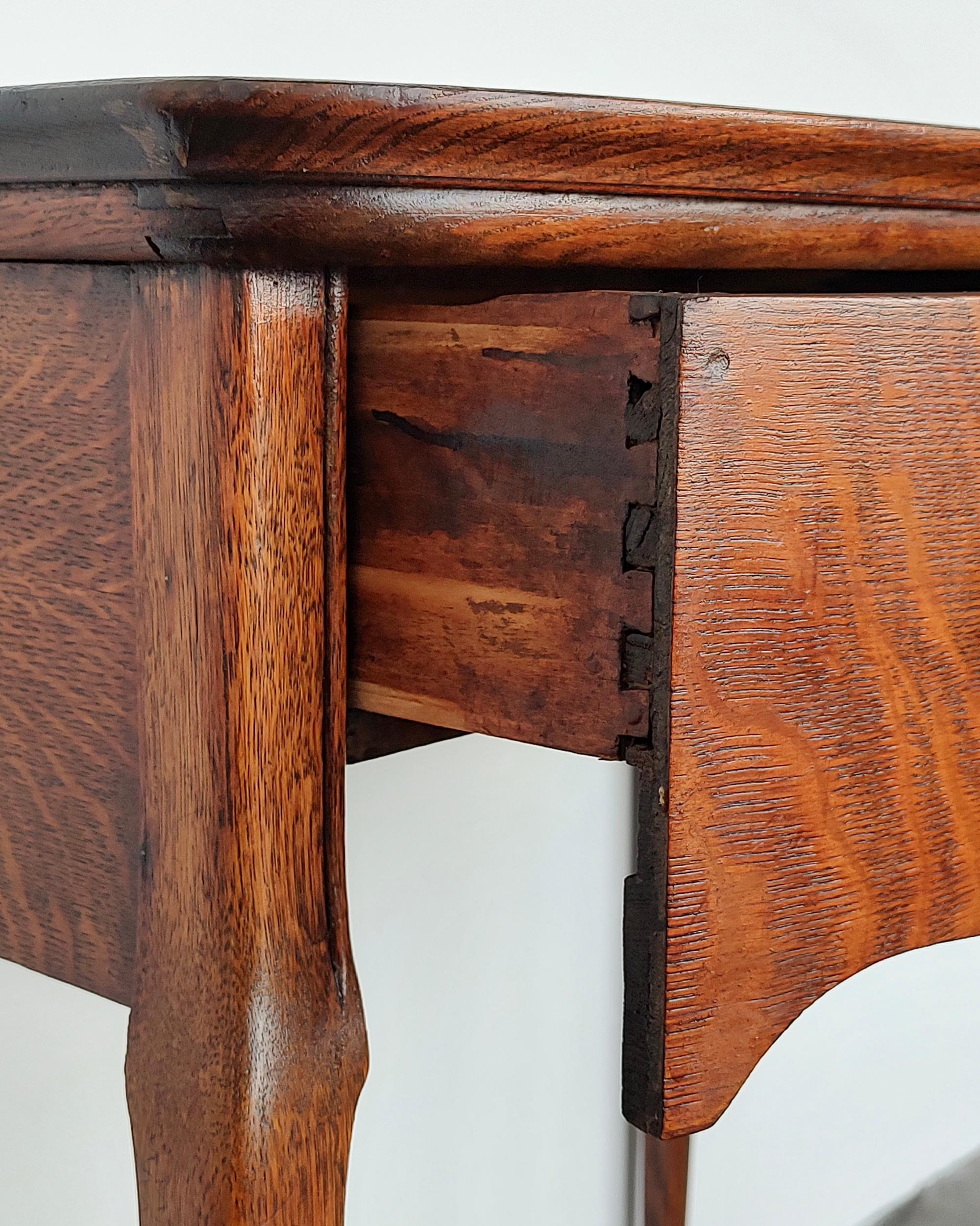 Ancienne table en Oak Oak avec tiroir Début 20ème siècle en vente 4
