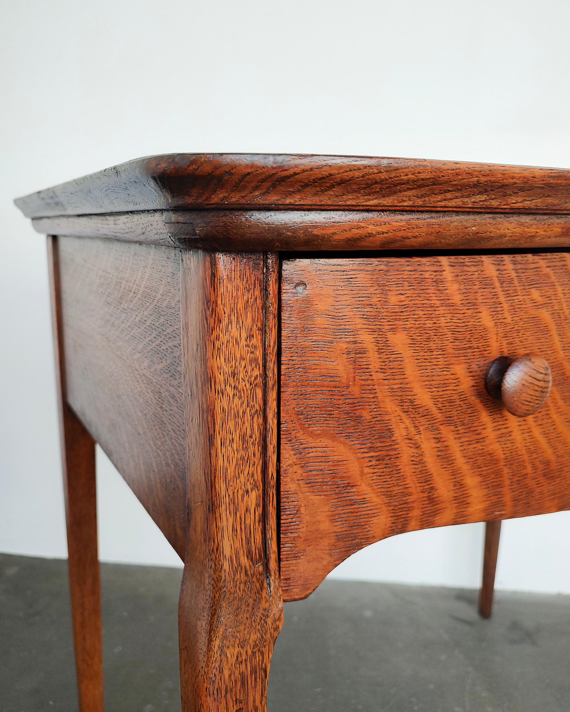 Ancienne table en Oak Oak avec tiroir Début 20ème siècle en vente 7