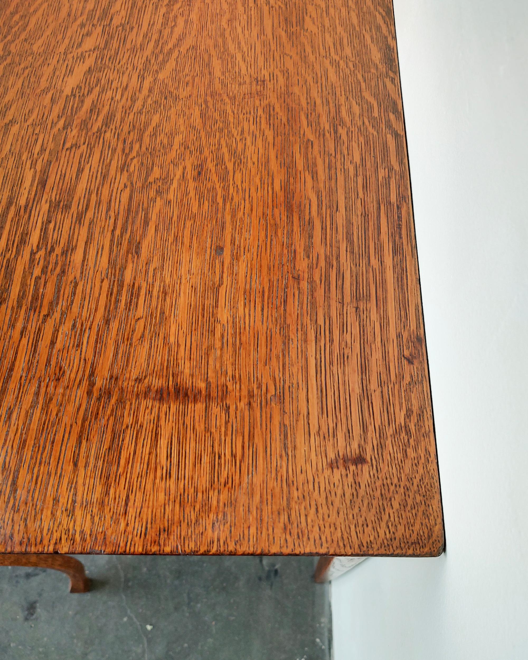 Ancienne table en Oak Oak avec tiroir Début 20ème siècle en vente 2