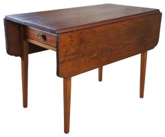 Antico tavolo da pranzo per la colazione in fattoria a foglia rovesciata in pino dei primi anni dell'America, console