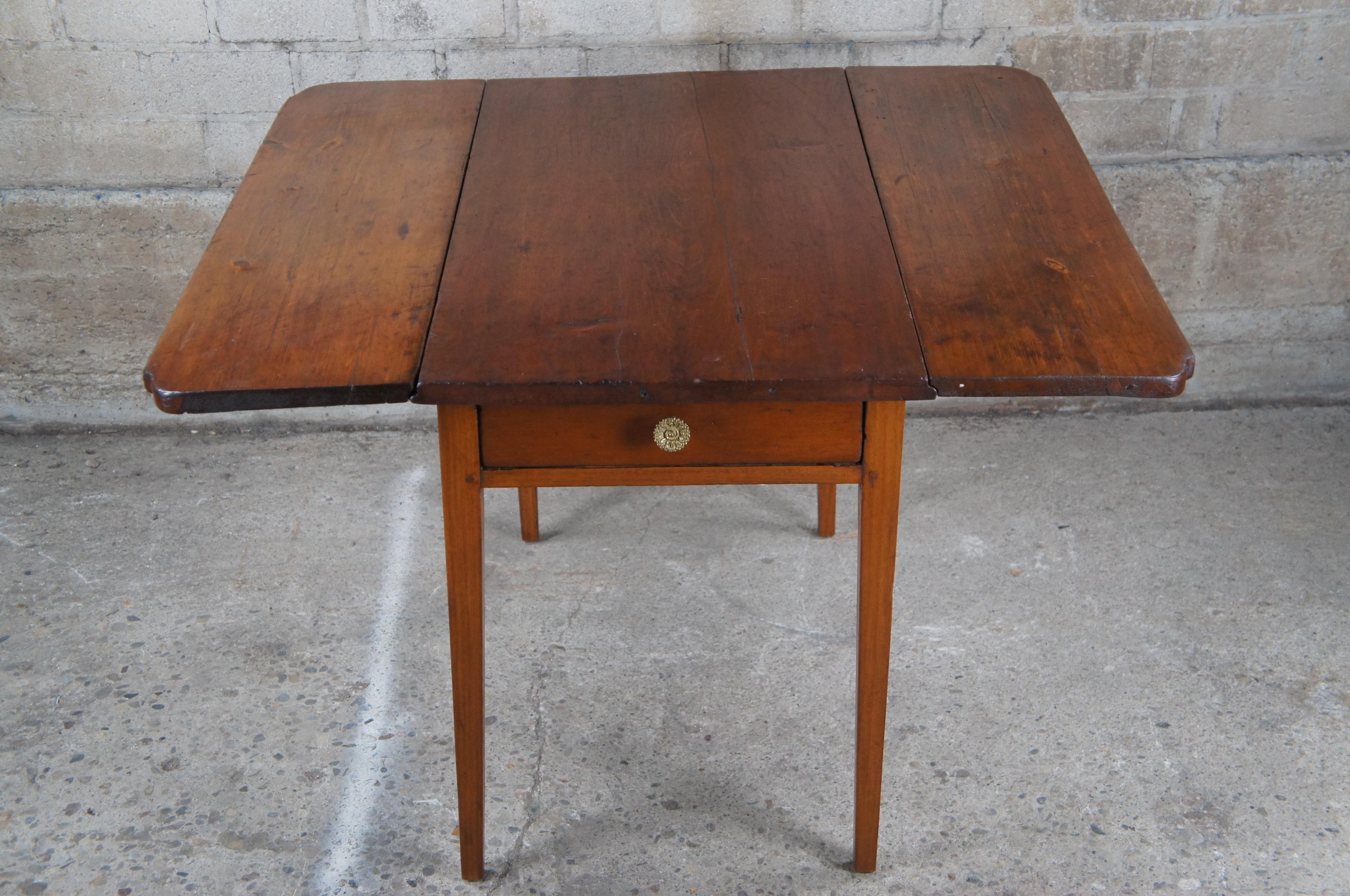 Antique Early American Pine Drop Leaf Farmhouse Dining Breakfast Table Console For Sale 1