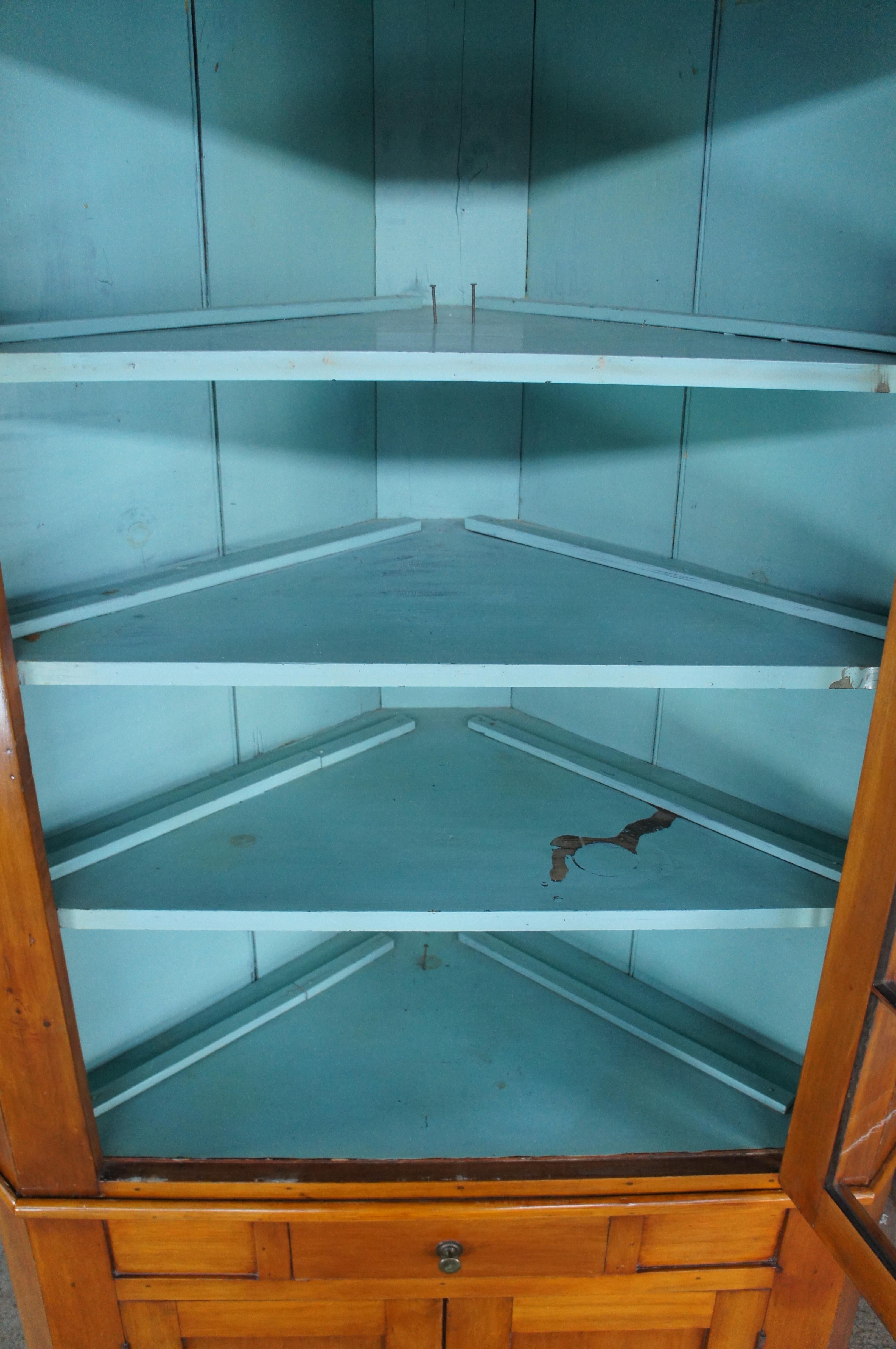 Antico gabinetto d'angolo di pino primitivo americano, credenza 90